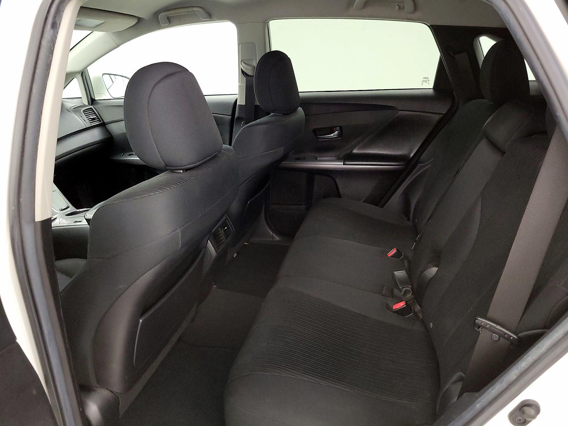 Thumbnail: 2013 Toyota Venza - 18