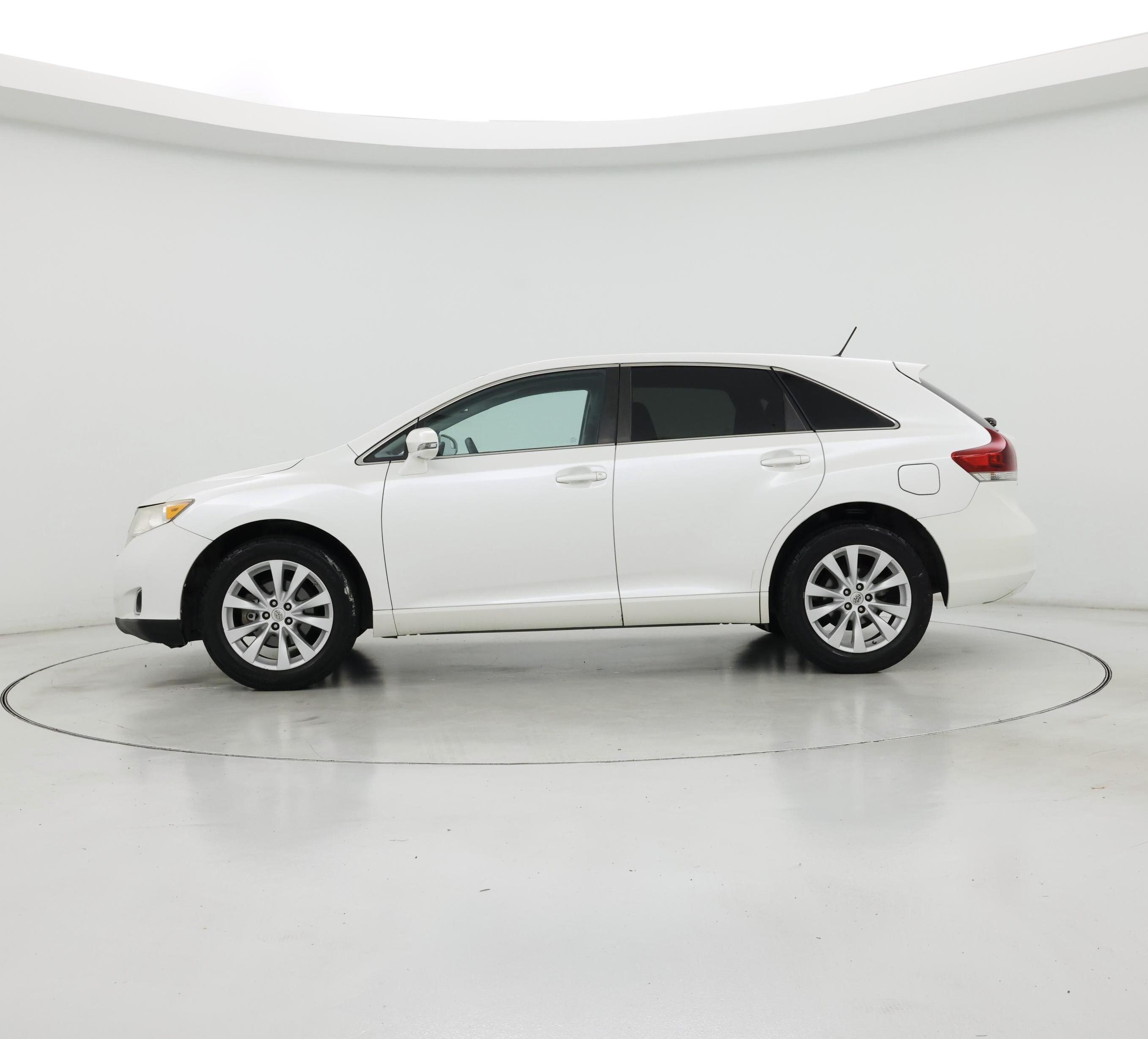 Thumbnail: 2013 Toyota Venza - 3
