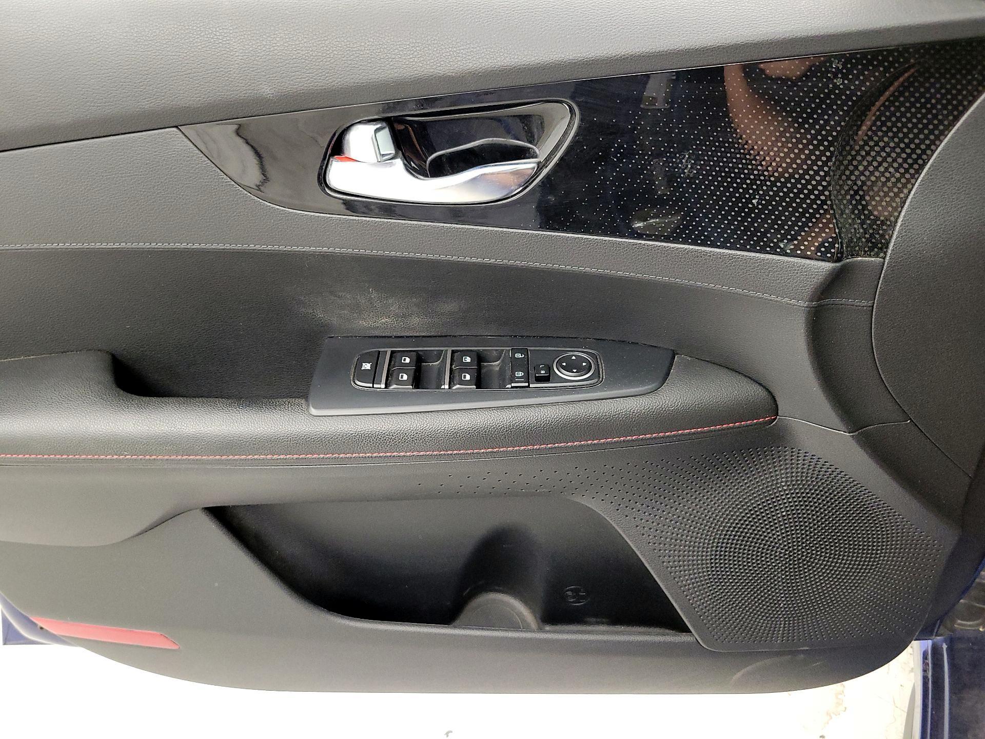 Thumbnail: 2020 Kia Forte - 12