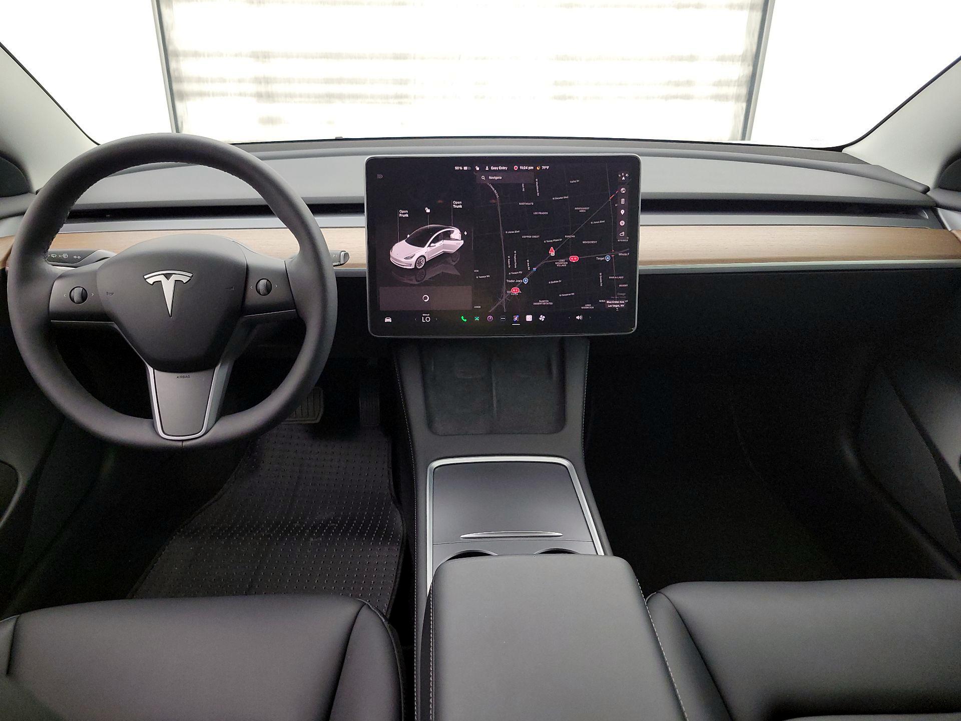 Thumbnail: 2022 Tesla Model 3 - 9