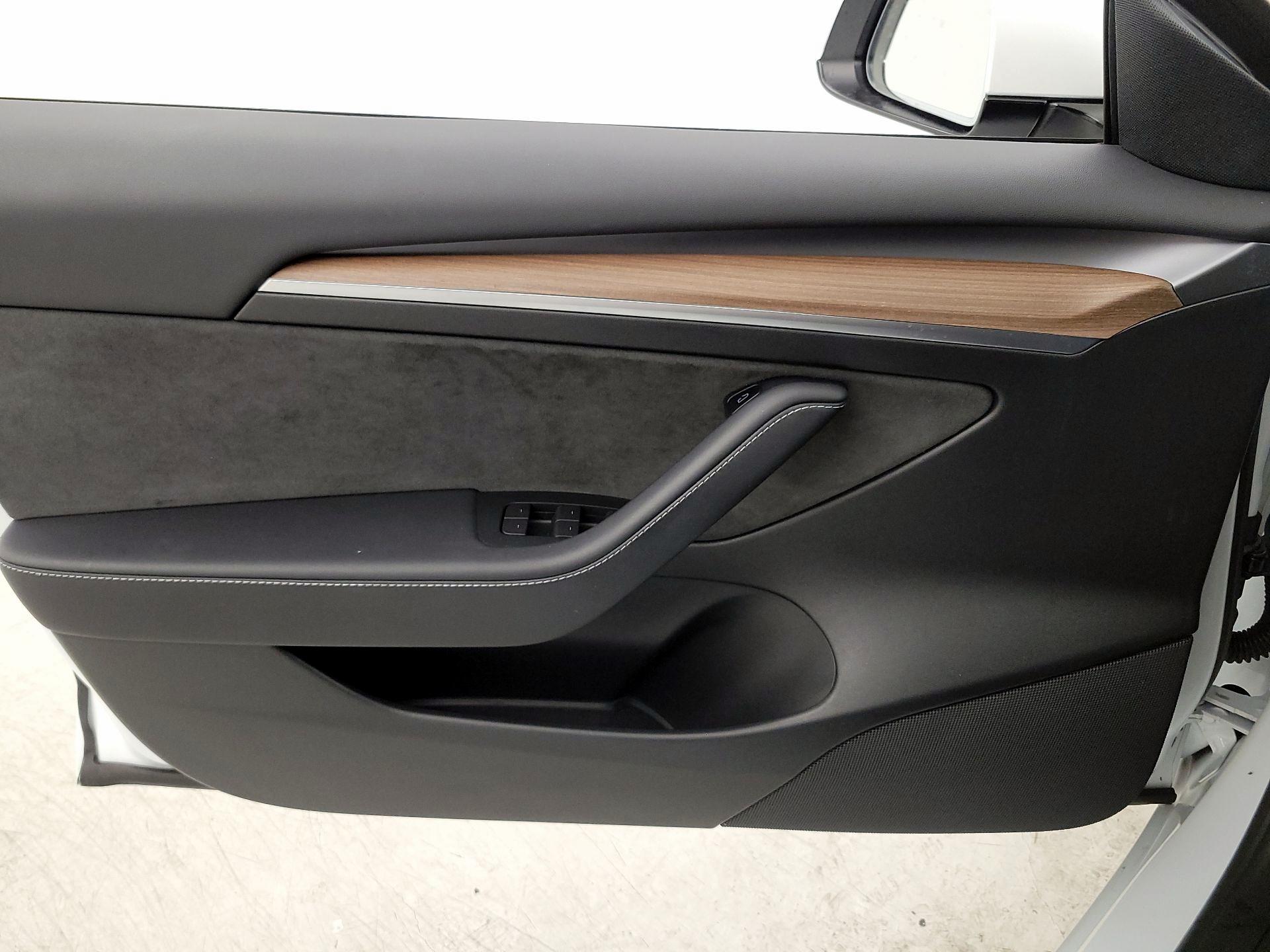 Thumbnail: 2022 Tesla Model 3 - 12