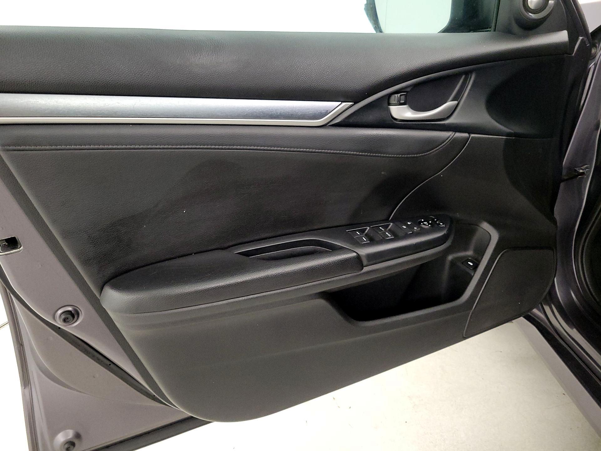 Thumbnail: 2016 Honda Civic - 12