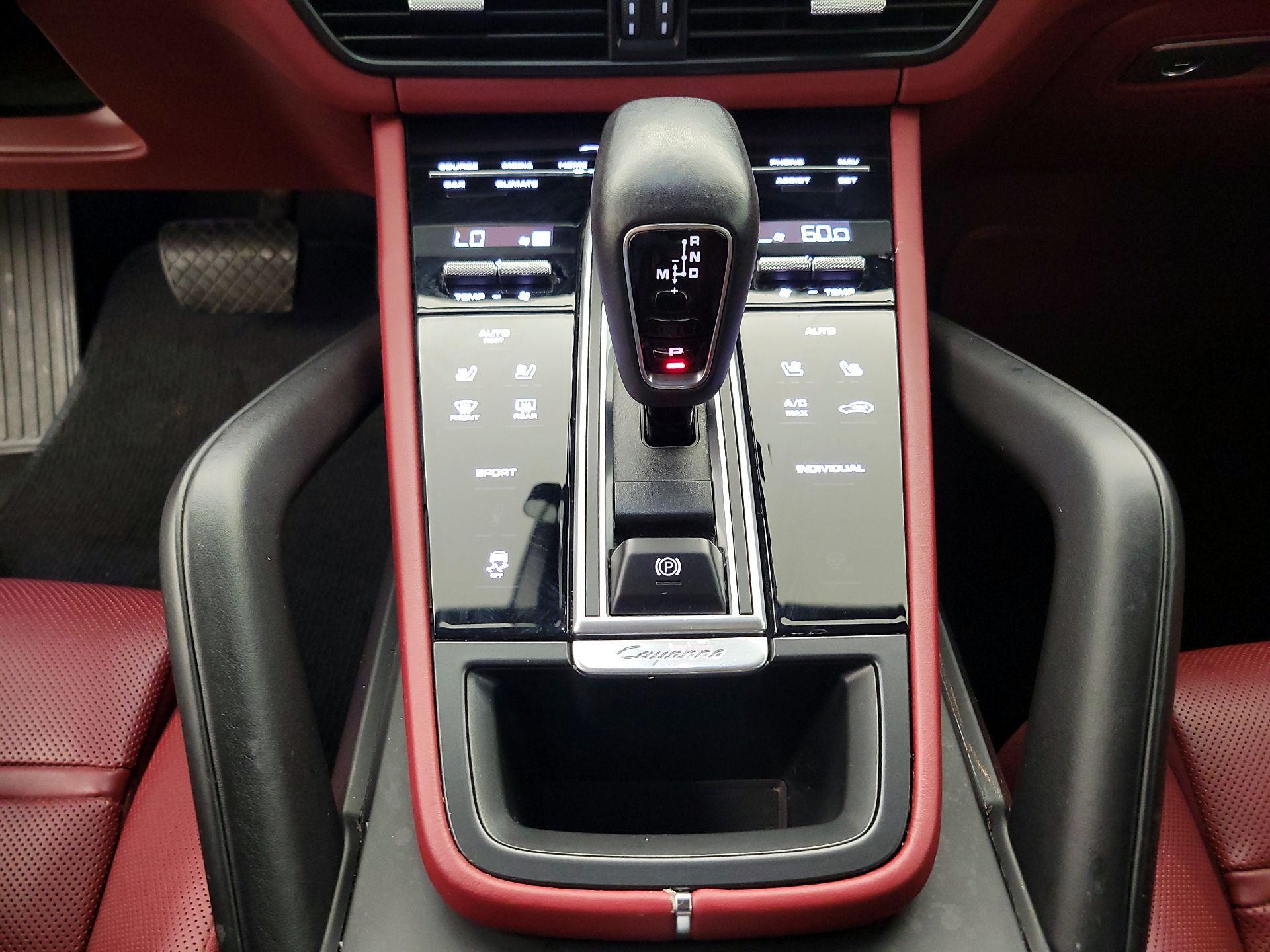 Thumbnail: 2022 Porsche Cayenne - 18