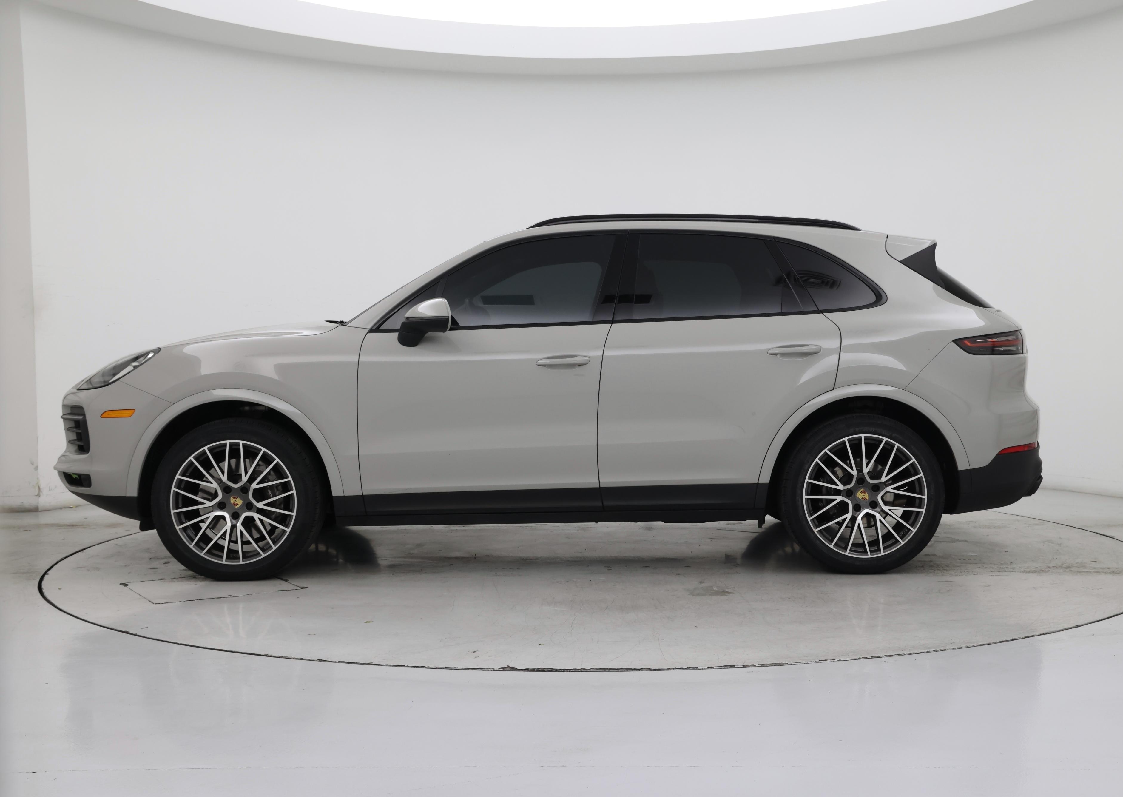 Thumbnail: 2022 Porsche Cayenne - 3