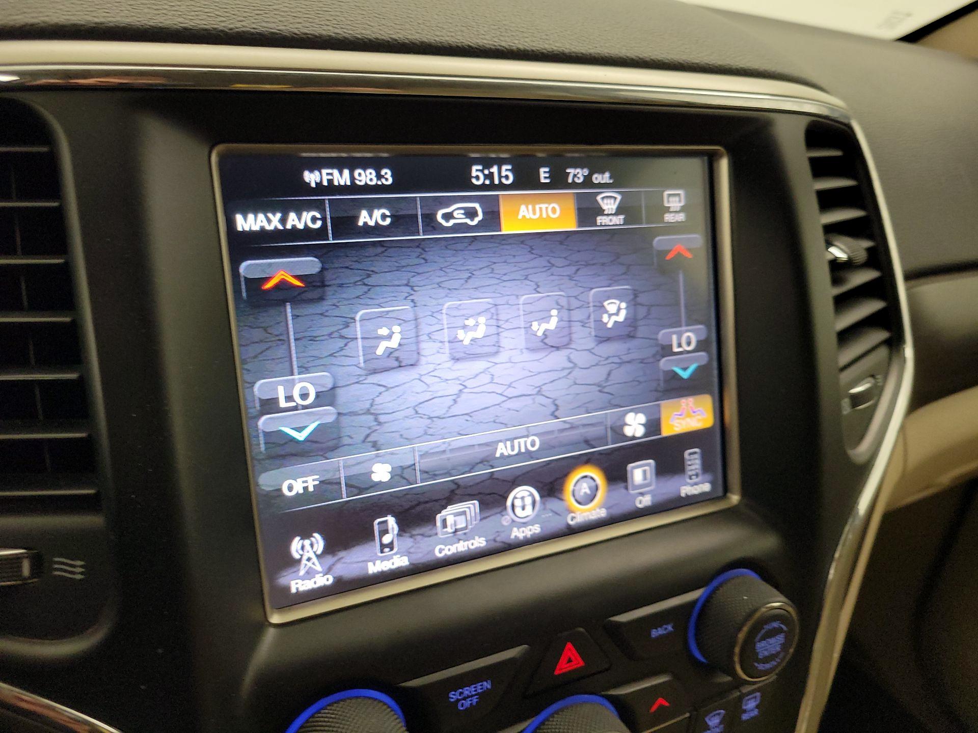 Thumbnail: 2017 Jeep Grand Cherokee - 16