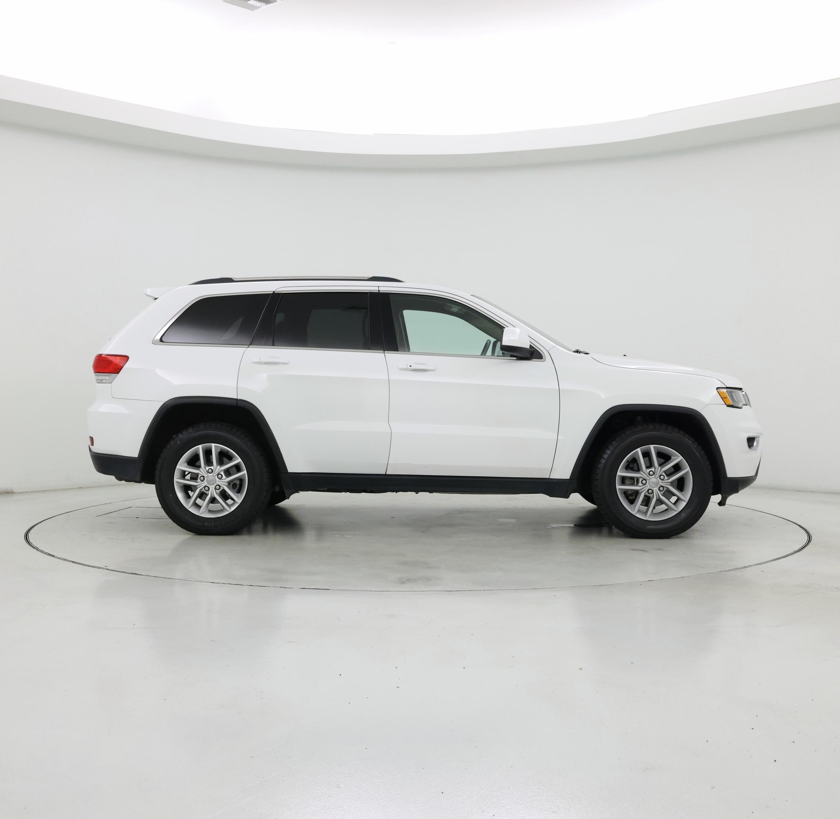 Thumbnail: 2017 Jeep Grand Cherokee - 7