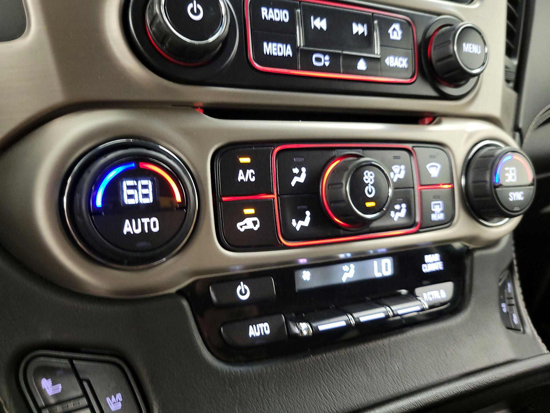 Thumbnail: 2015 GMC Yukon - 17