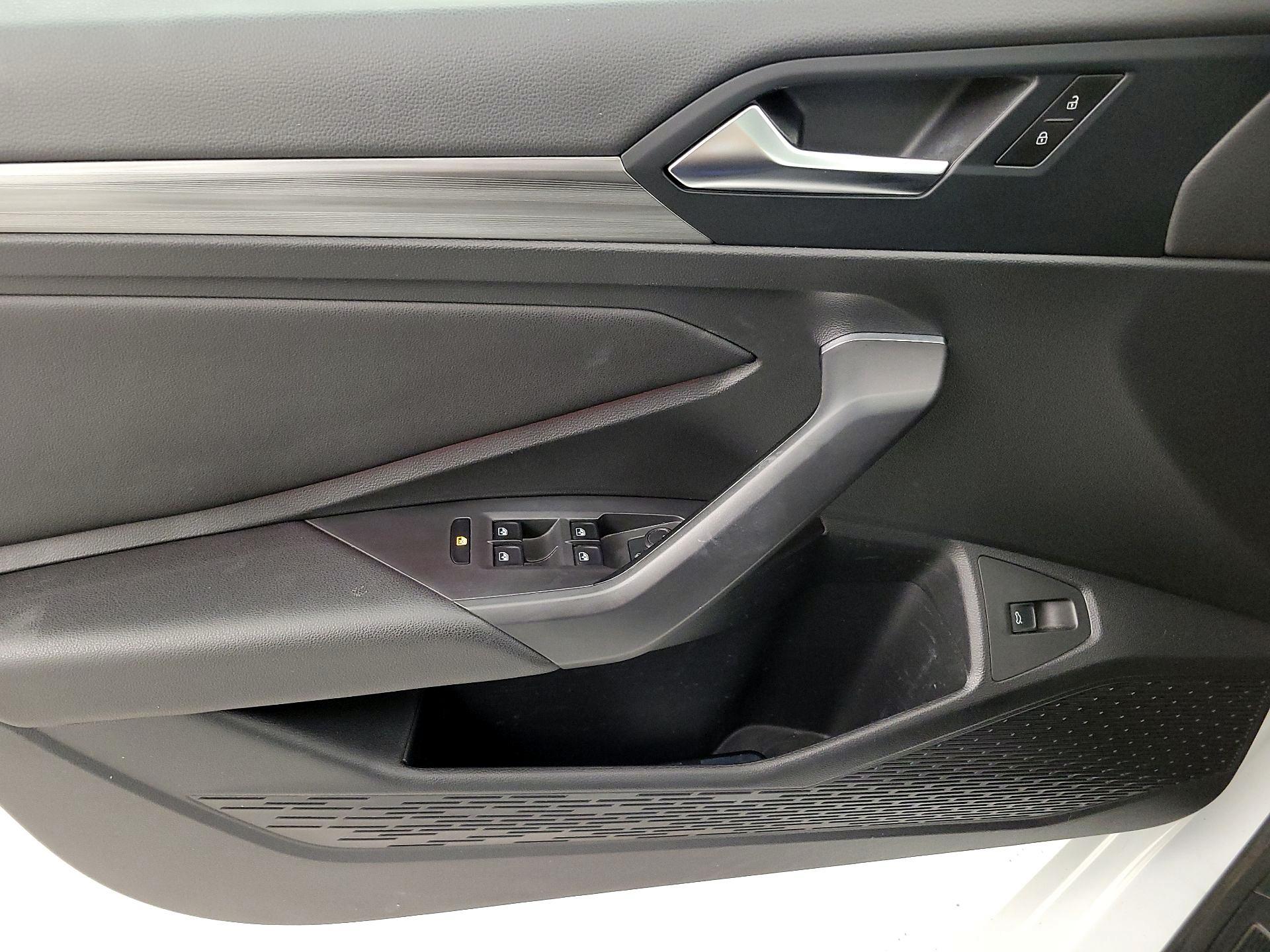 Thumbnail: 2019 Volkswagen Jetta - 12
