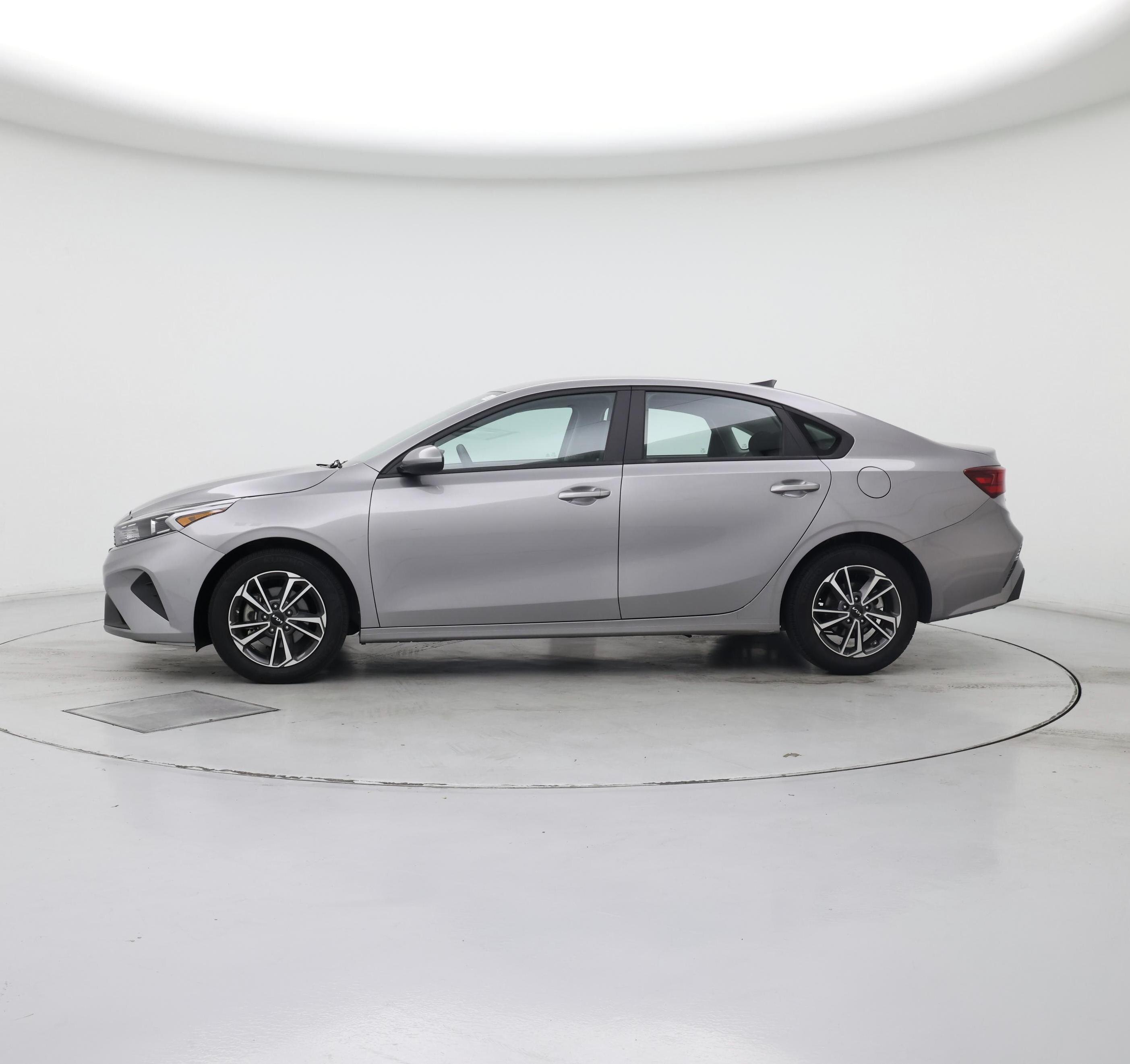 Thumbnail: 2023 Kia Forte - 3