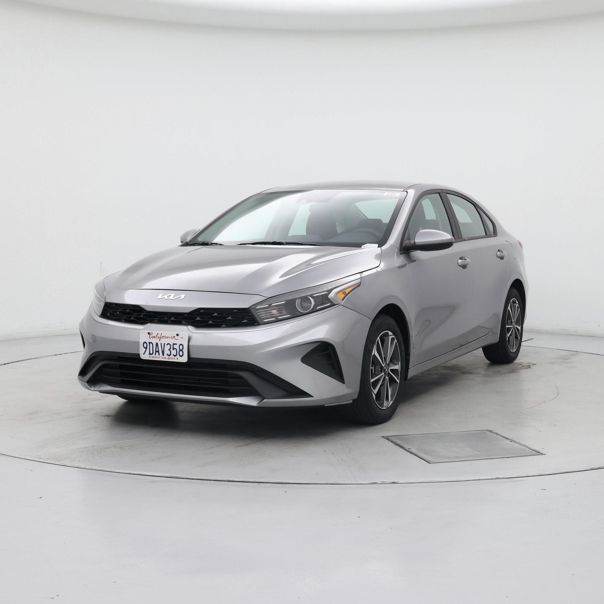 Thumbnail: 2023 Kia Forte - 4