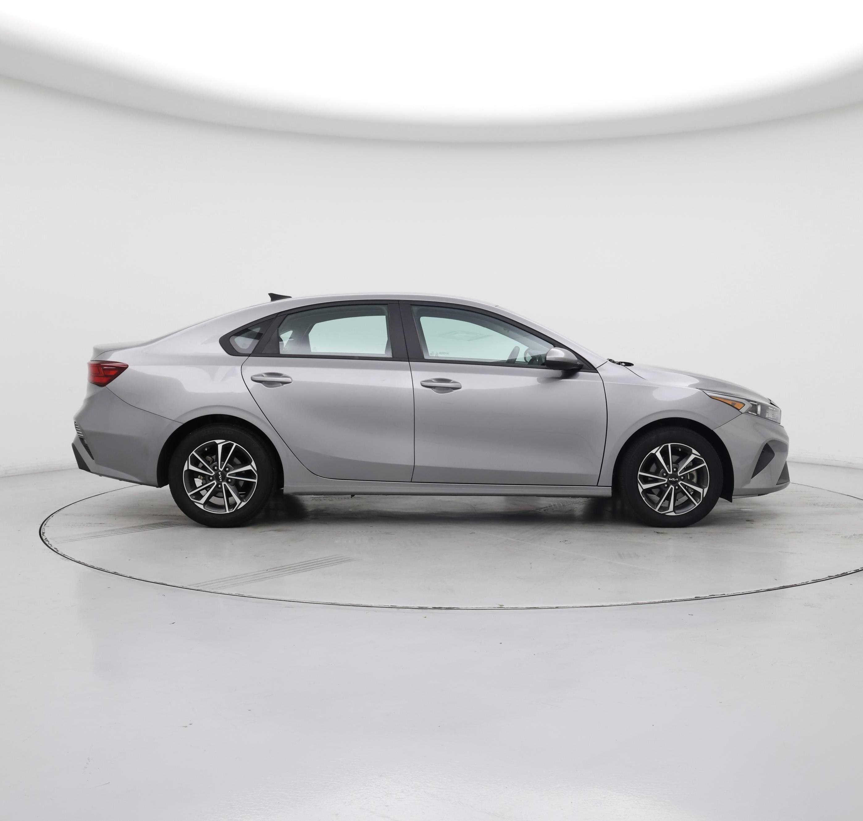 Thumbnail: 2023 Kia Forte - 7