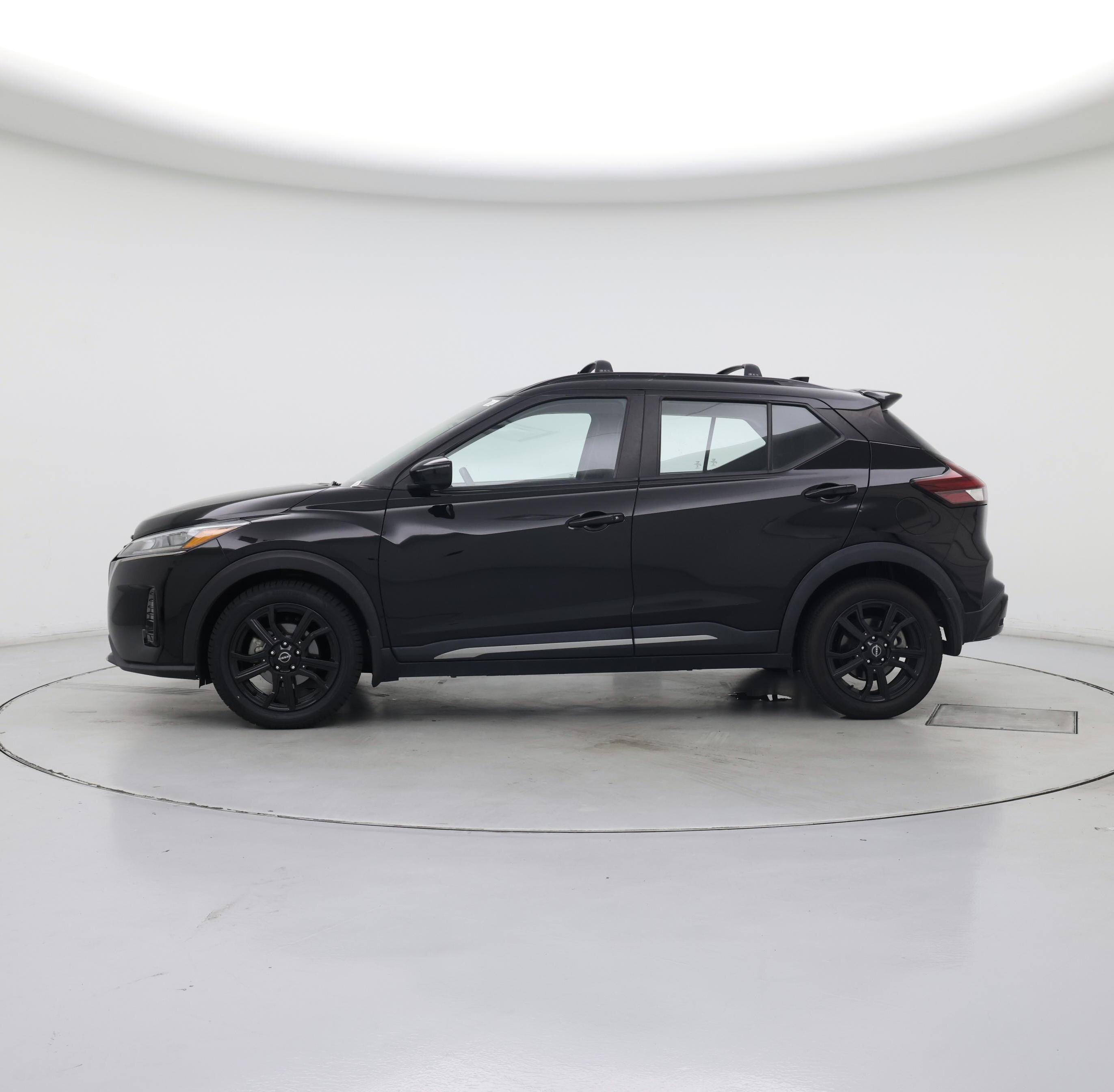 Thumbnail: 2023 Nissan Kicks - 3