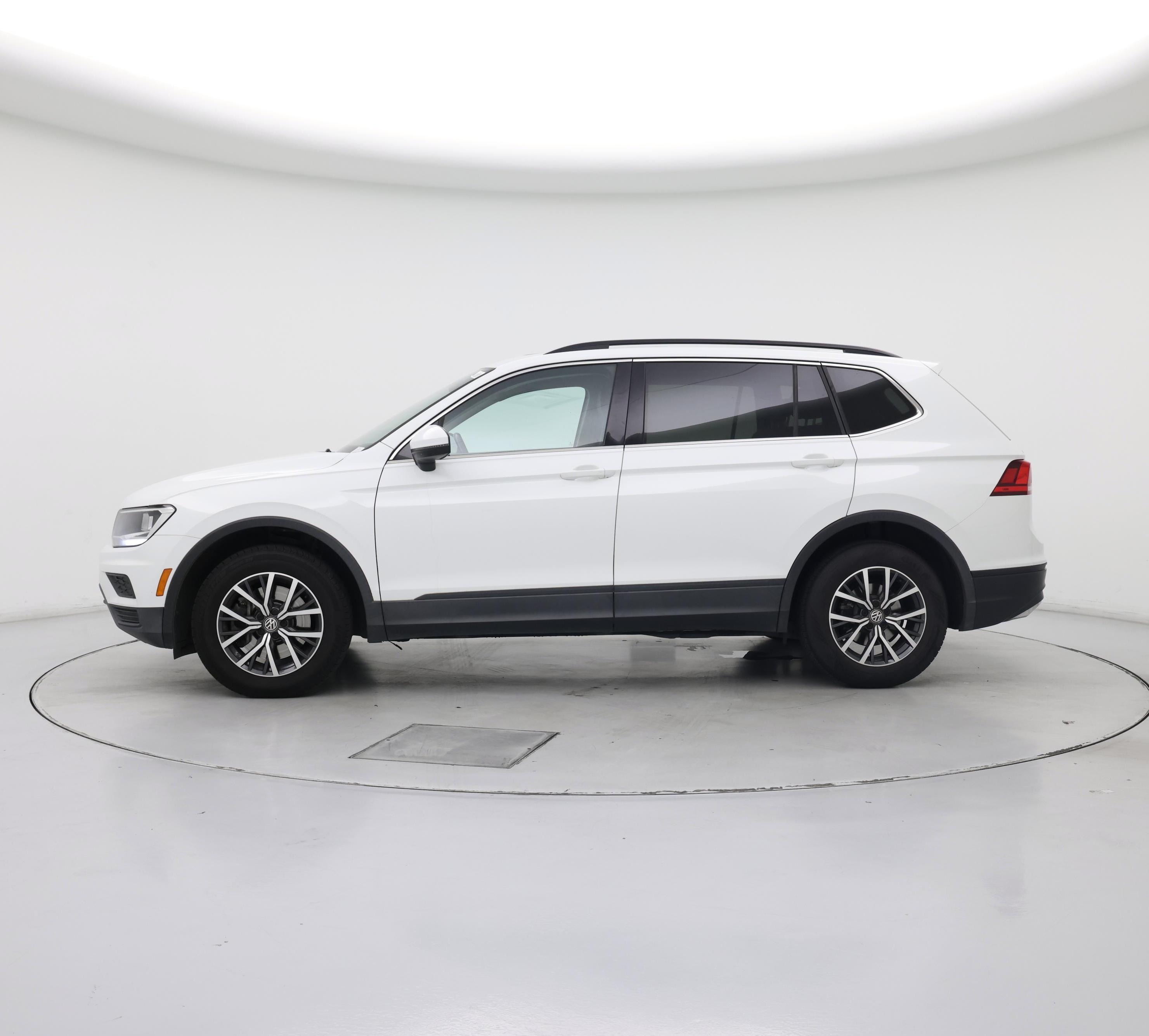 Thumbnail: 2019 Volkswagen Tiguan - 3