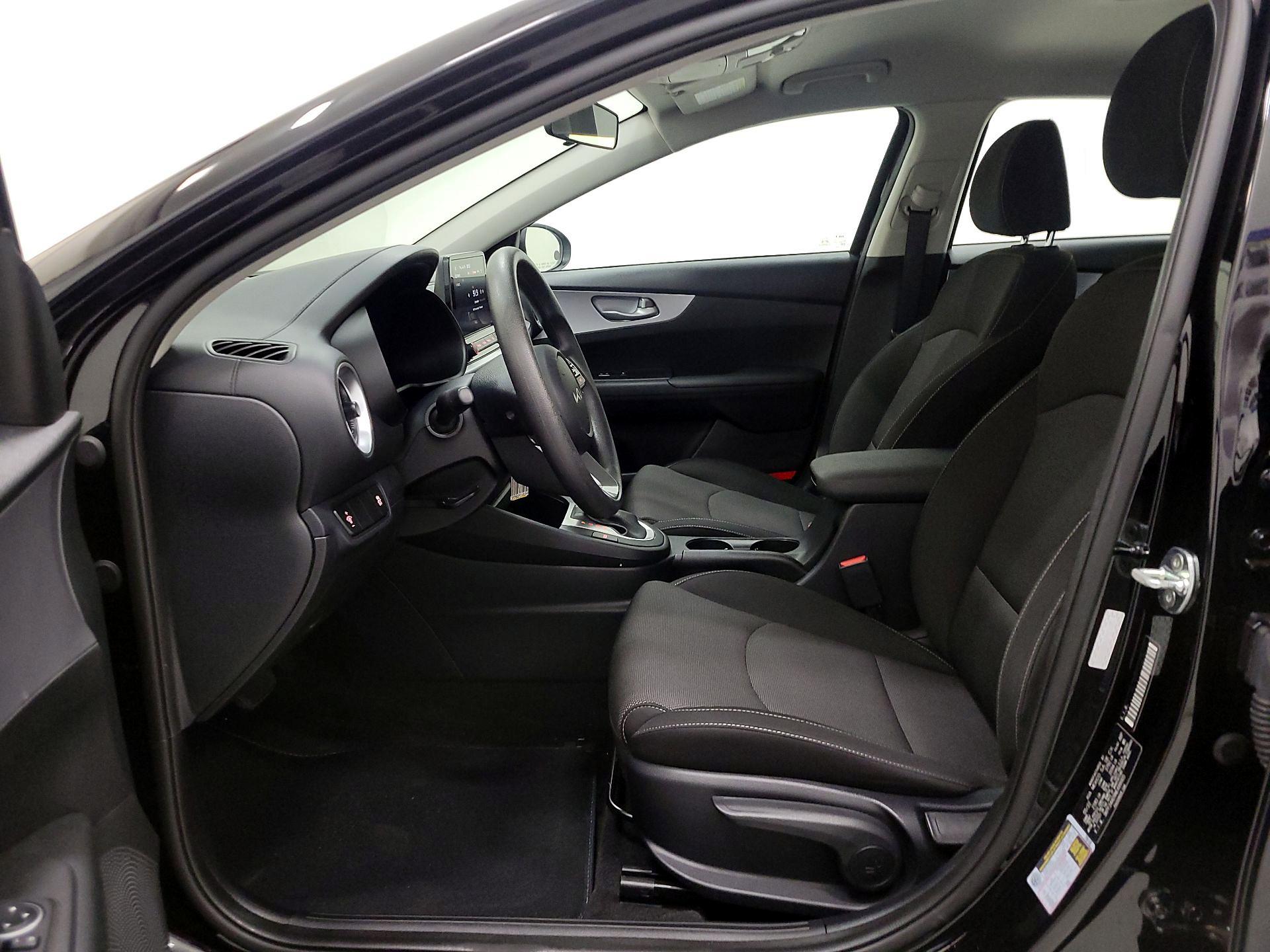 Thumbnail: 2022 Kia Forte - 11