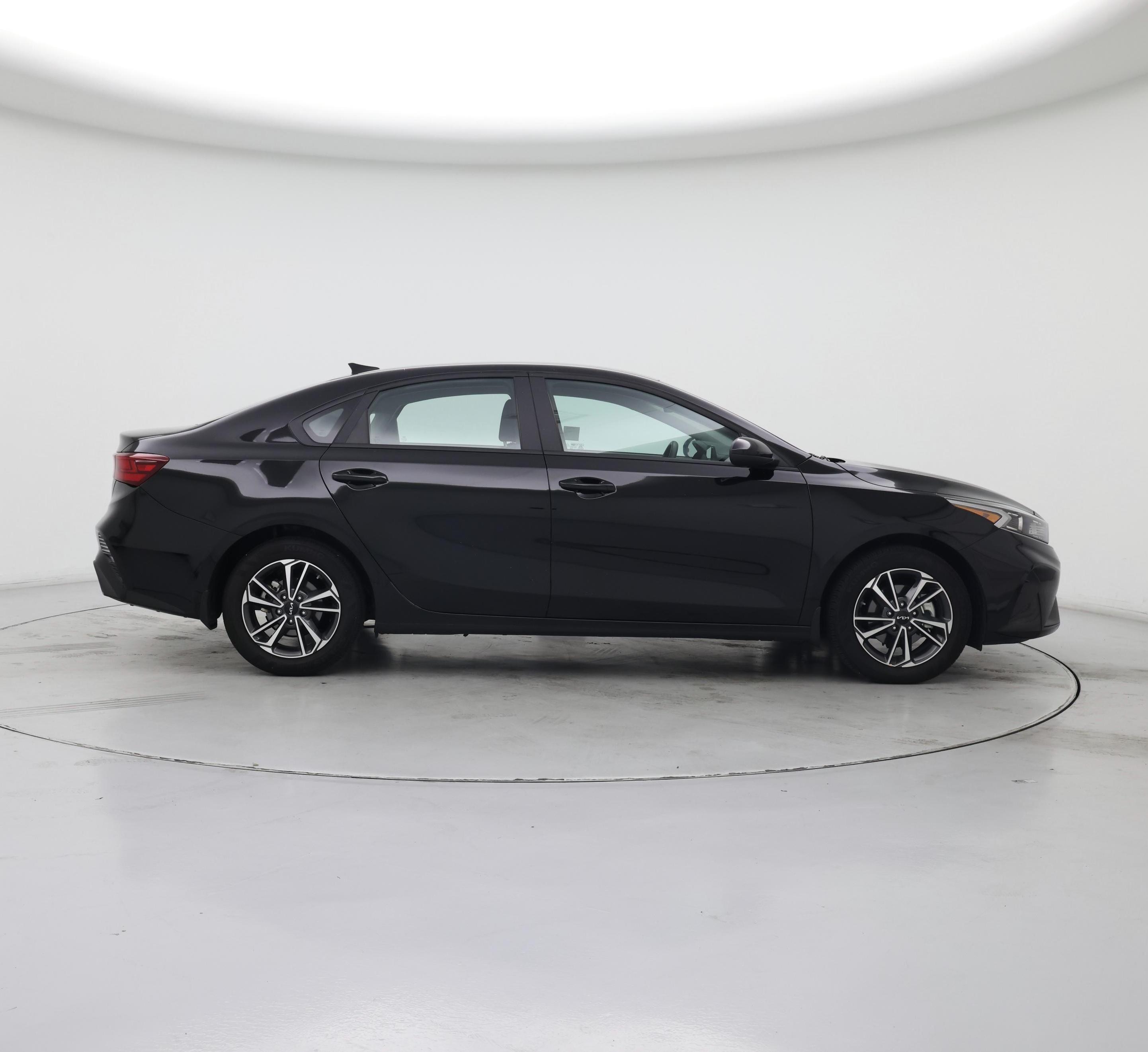 Thumbnail: 2022 Kia Forte - 7