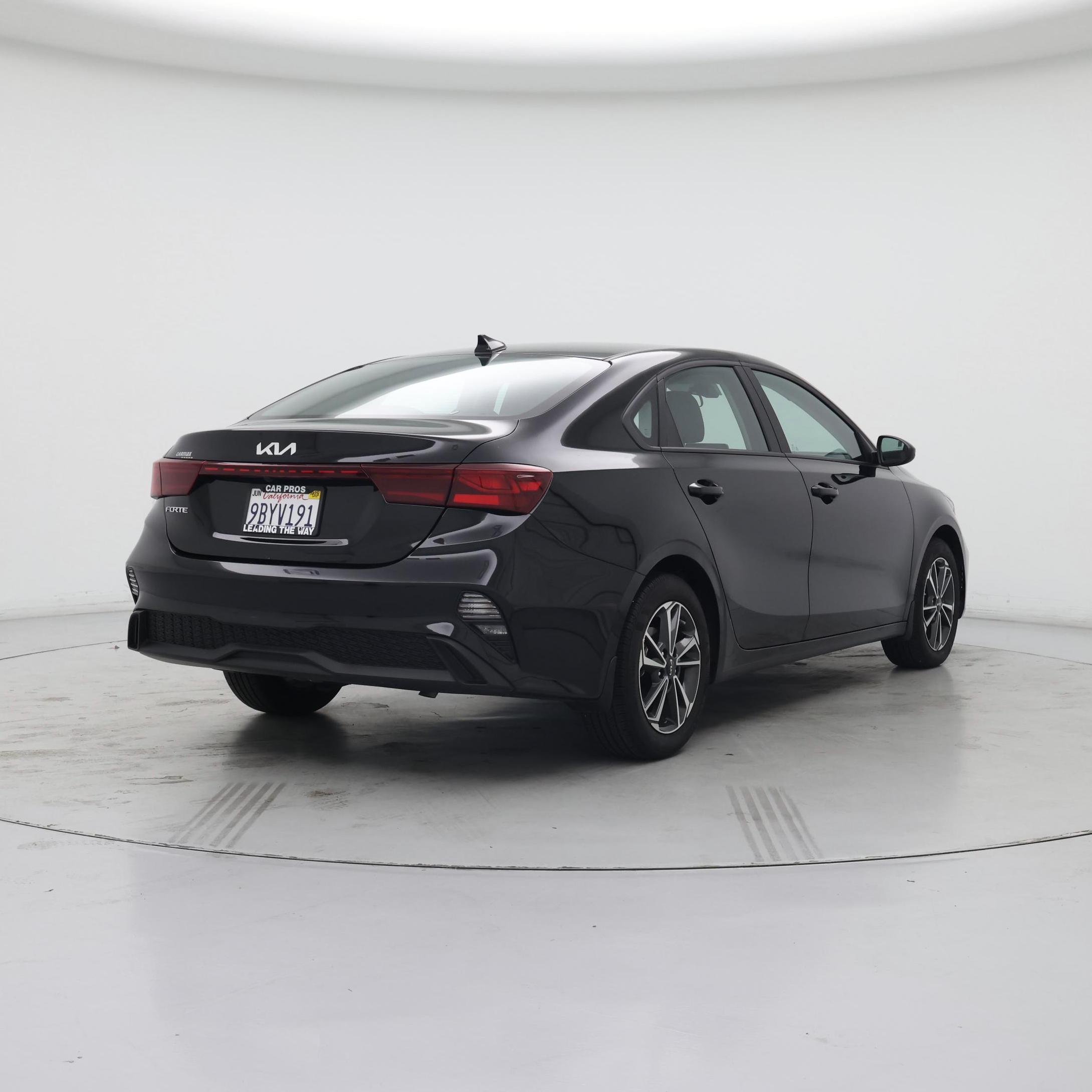 Thumbnail: 2022 Kia Forte - 8