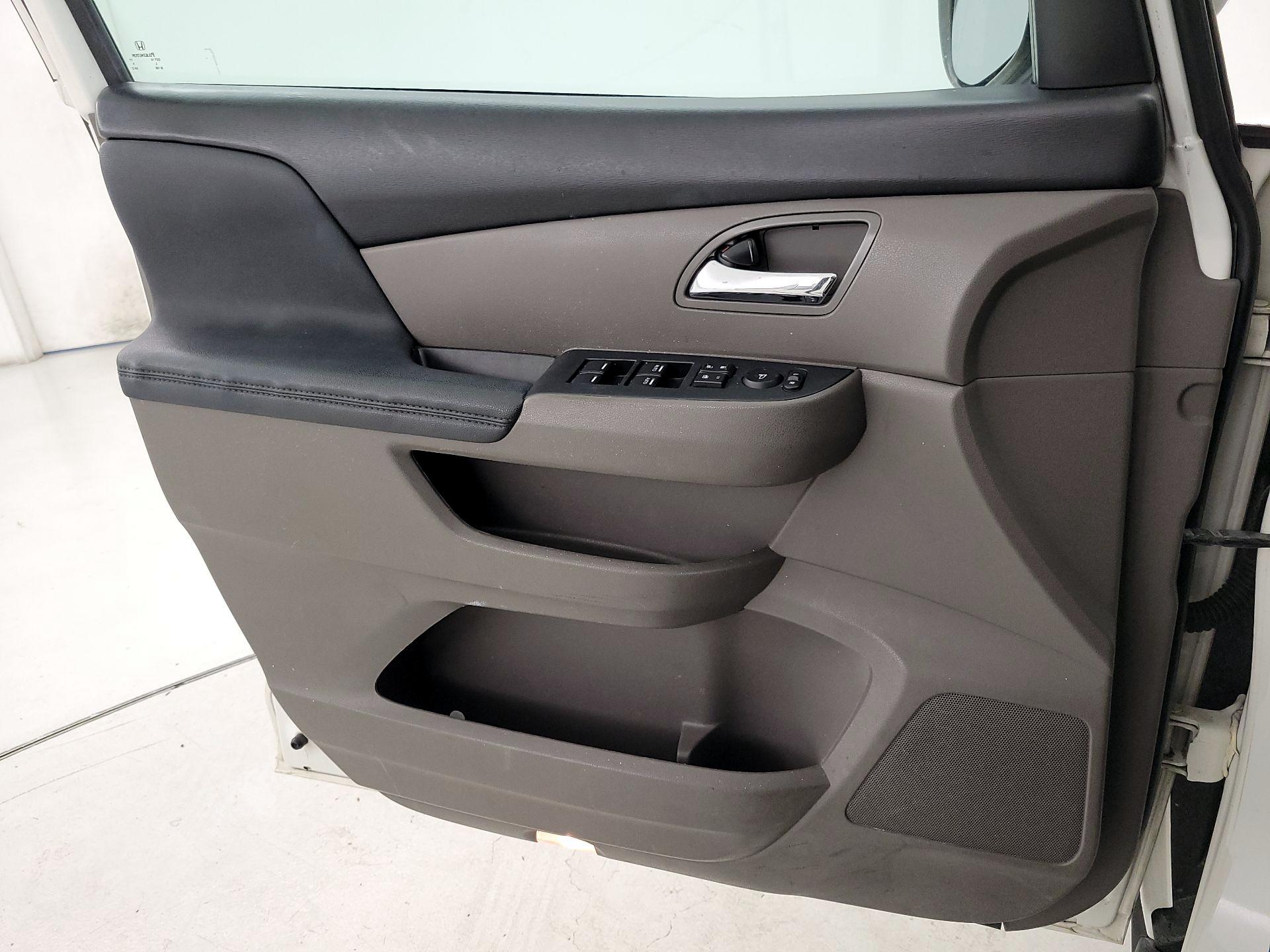 Thumbnail: 2015 Honda Odyssey - 12