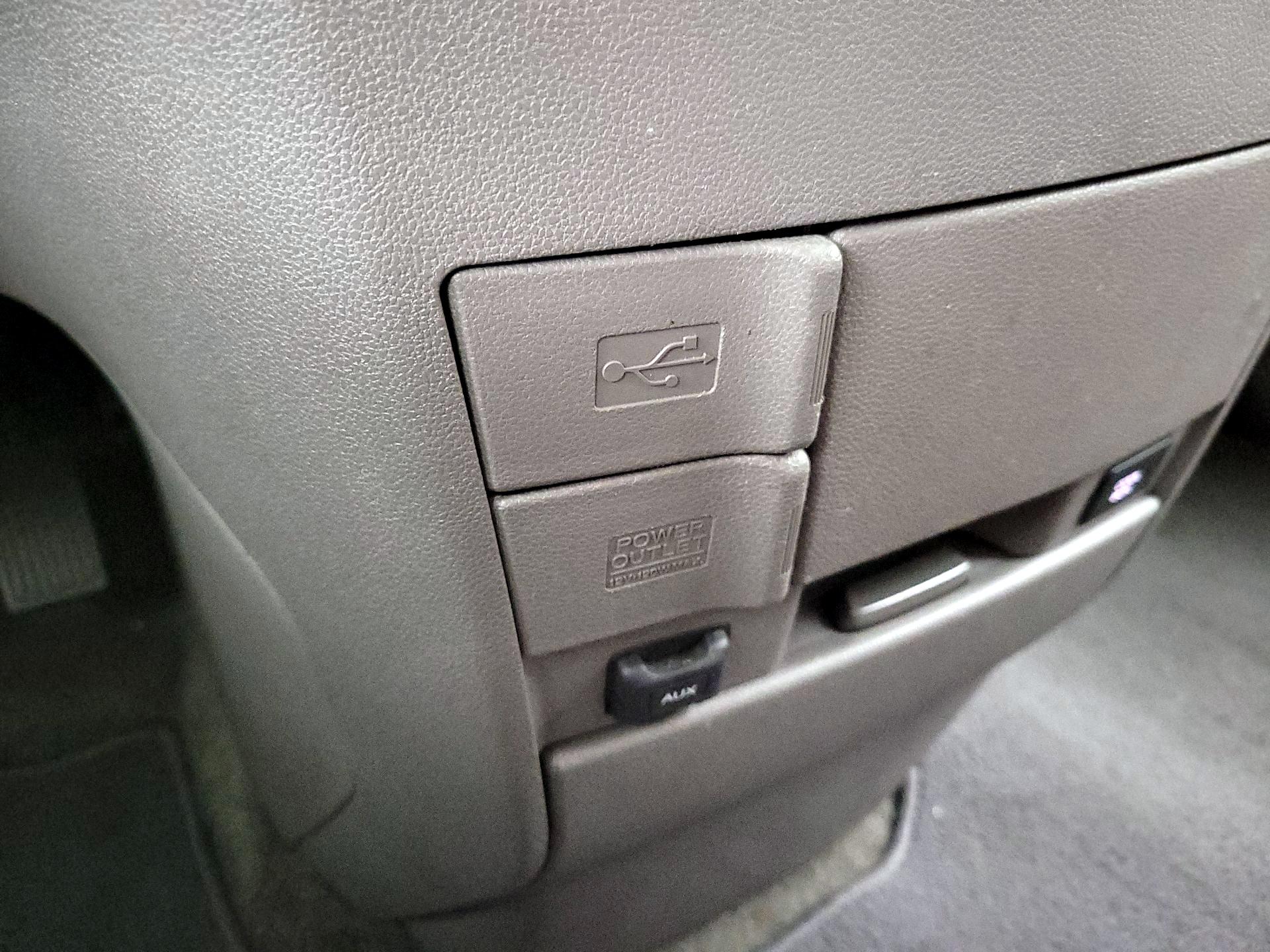 Thumbnail: 2015 Honda Odyssey - 19