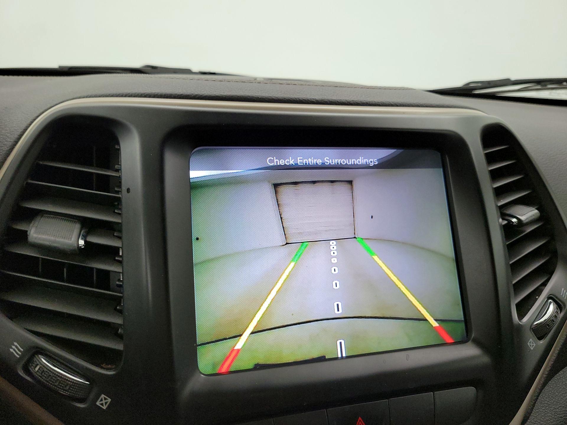 Thumbnail: 2015 Jeep Cherokee - 14