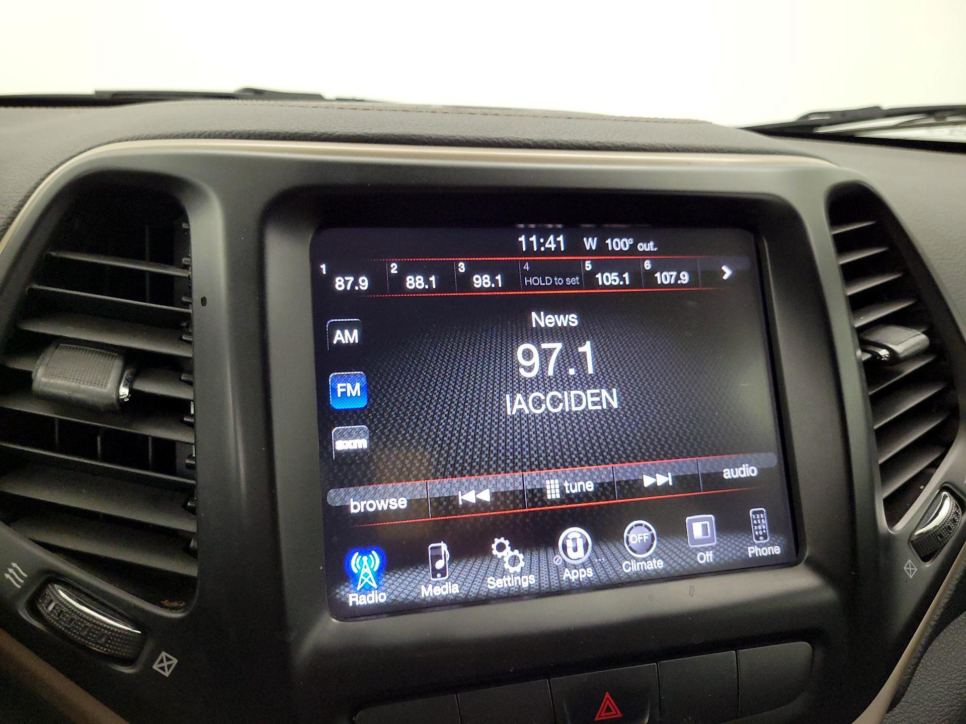 Thumbnail: 2015 Jeep Cherokee - 15
