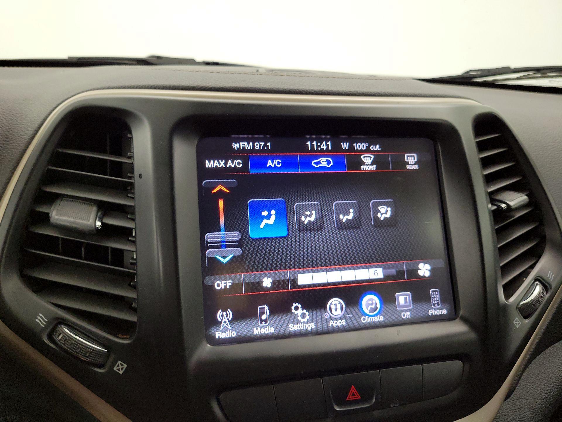 Thumbnail: 2015 Jeep Cherokee - 16