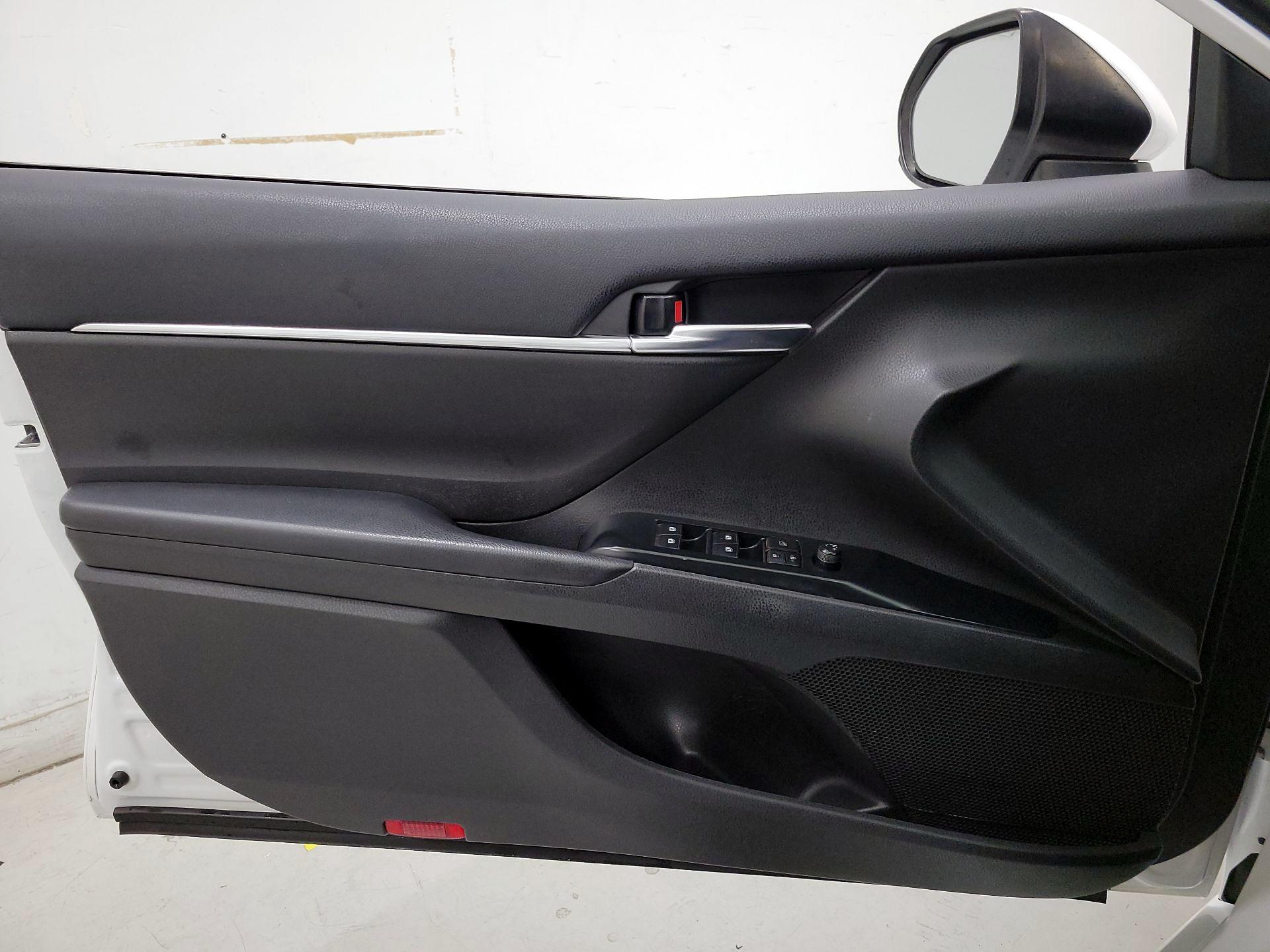 Thumbnail: 2020 Toyota Camry - 12
