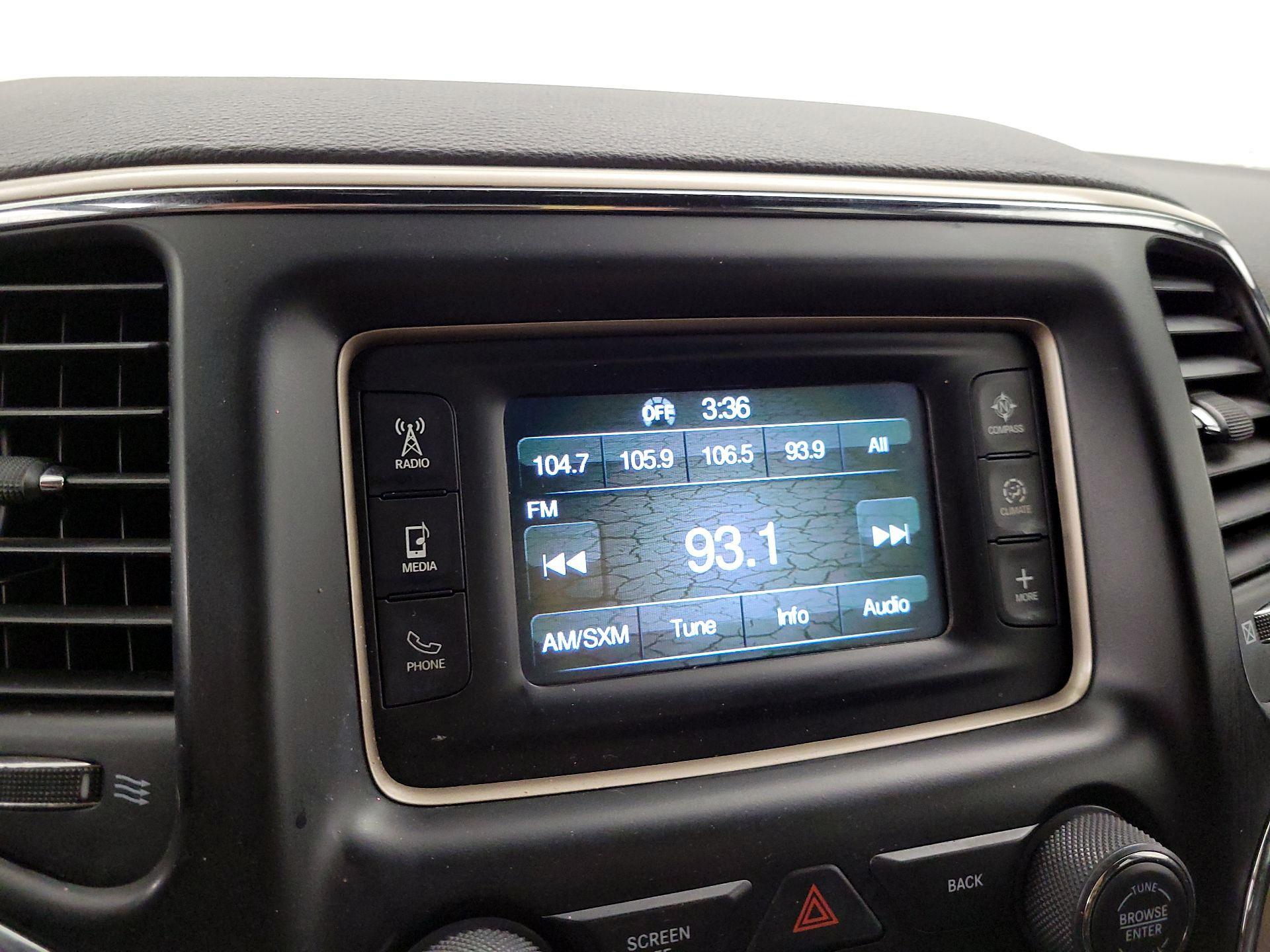 Thumbnail: 2016 Jeep Grand Cherokee - 15