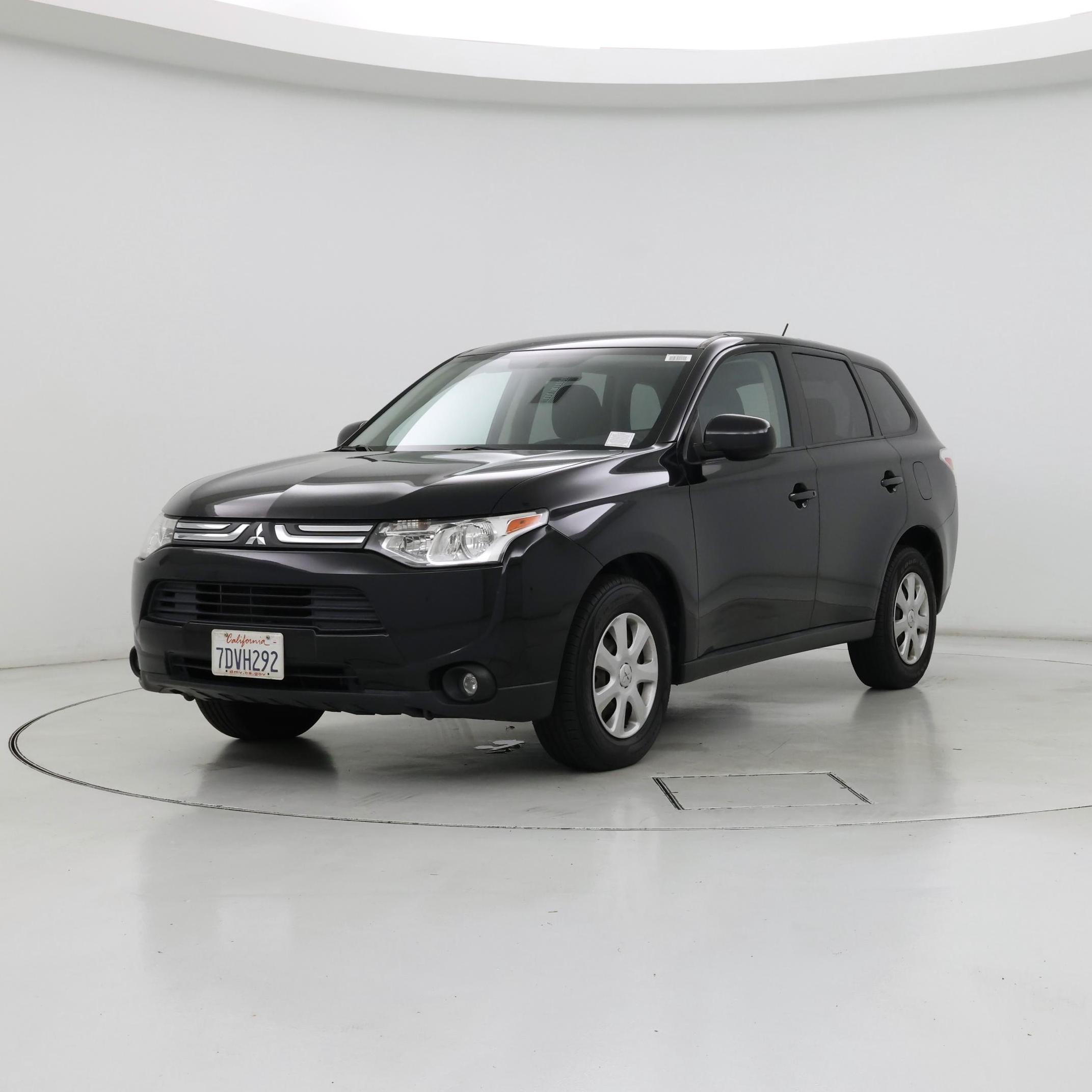 Thumbnail: 2014 Mitsubishi Outlander - 4