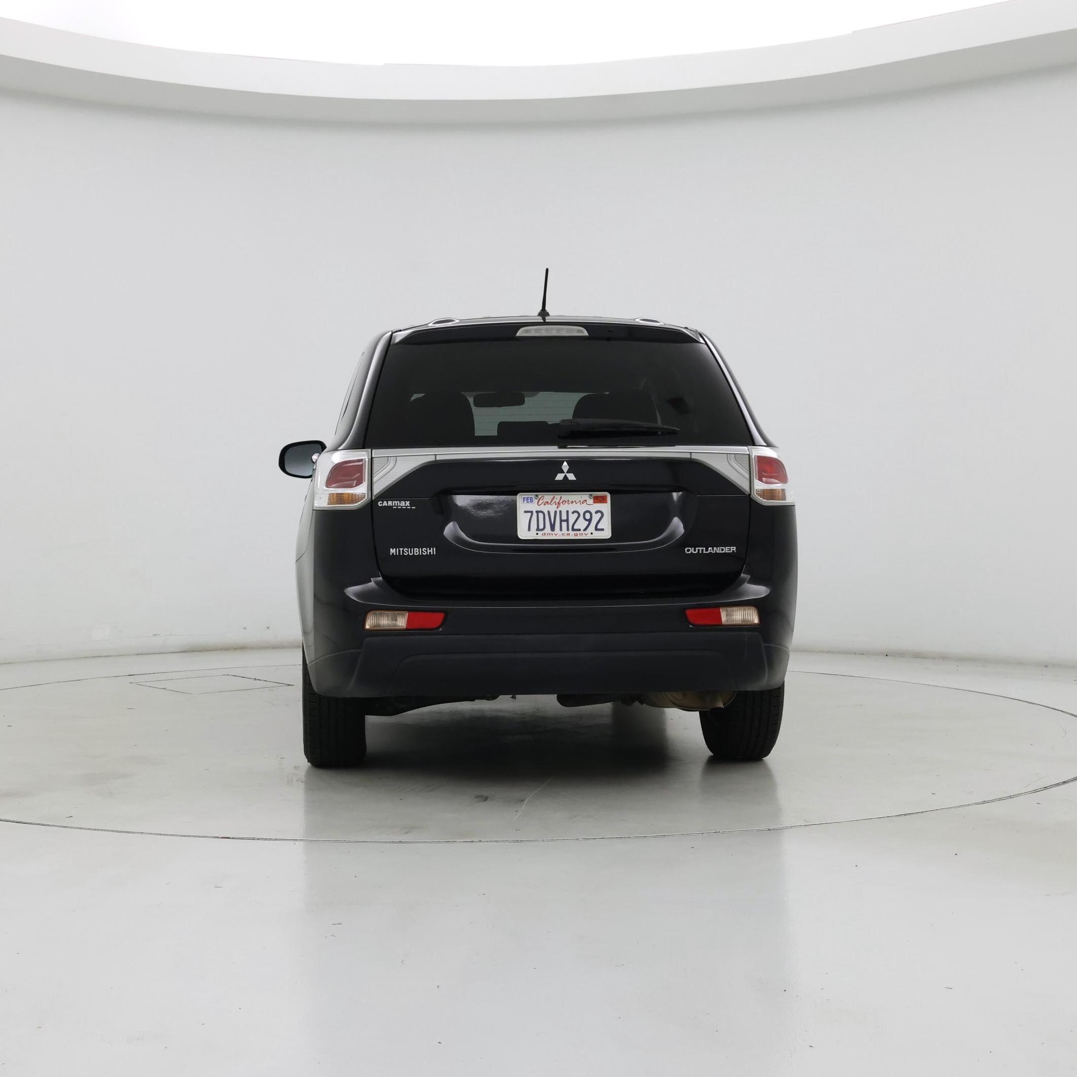 Thumbnail: 2014 Mitsubishi Outlander - 6