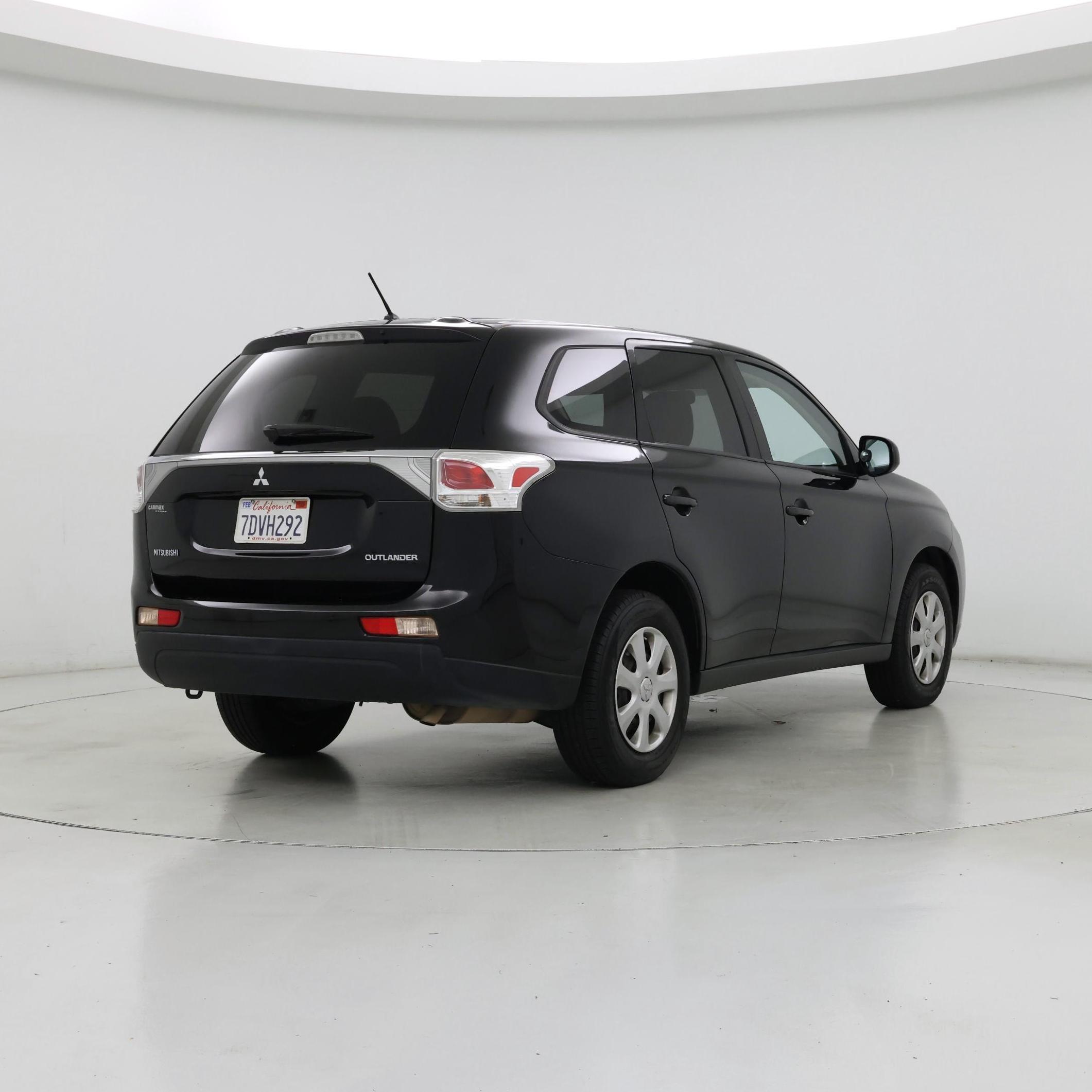 Thumbnail: 2014 Mitsubishi Outlander - 8