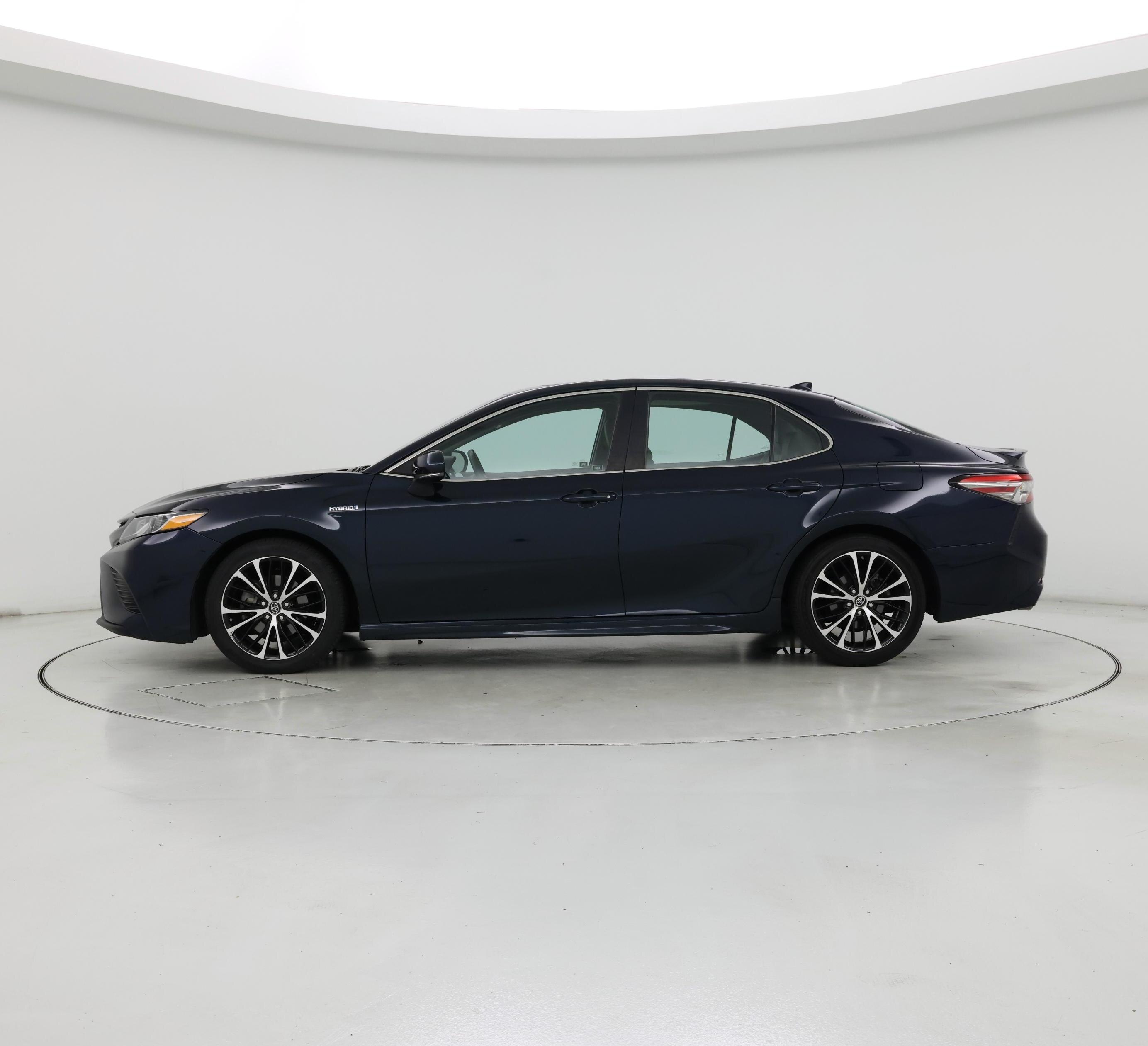 Thumbnail: 2018 Toyota Camry - 3