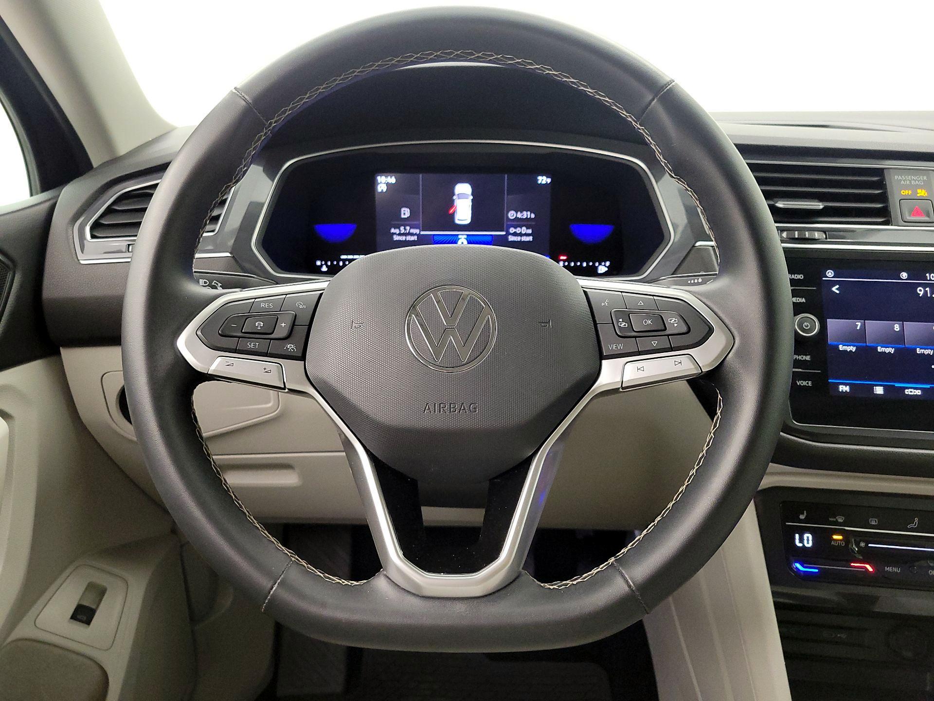 Thumbnail: 2022 Volkswagen Tiguan - 10