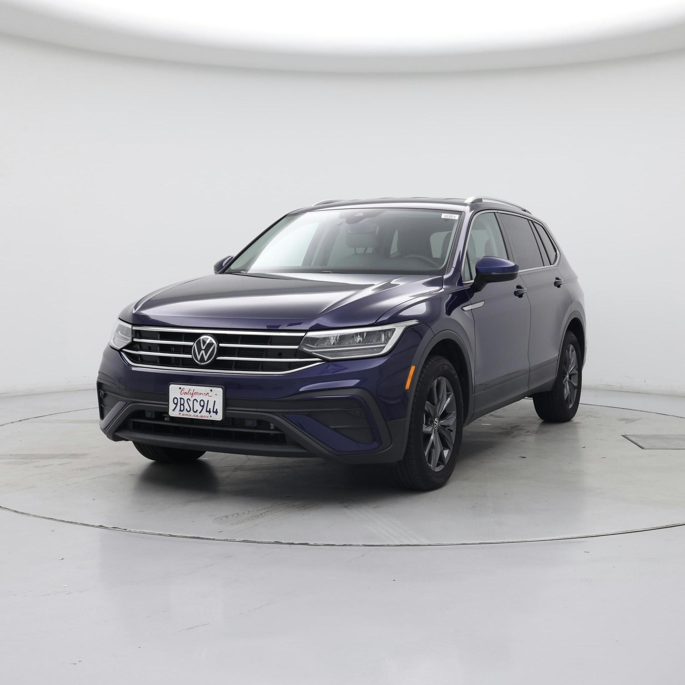 Thumbnail: 2022 Volkswagen Tiguan - 4