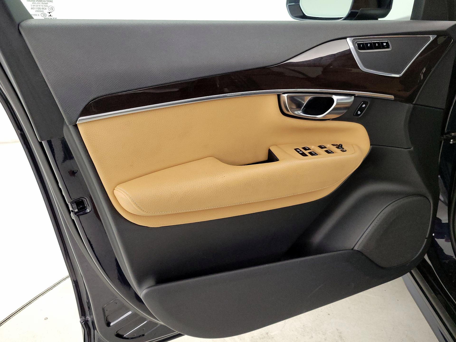 Thumbnail: 2019 Volvo XC90 - 12