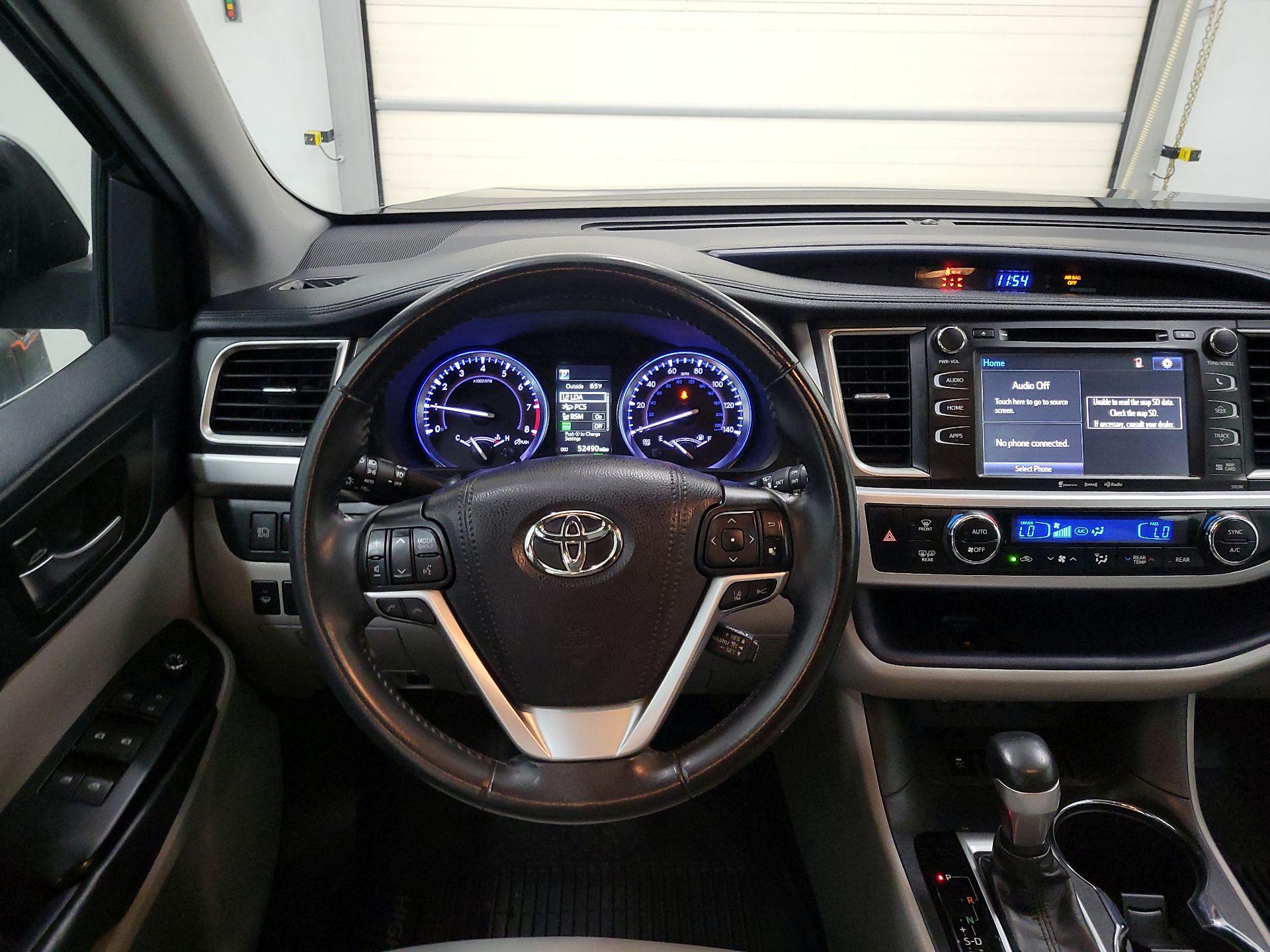Thumbnail: 2019 Toyota Highlander - 10