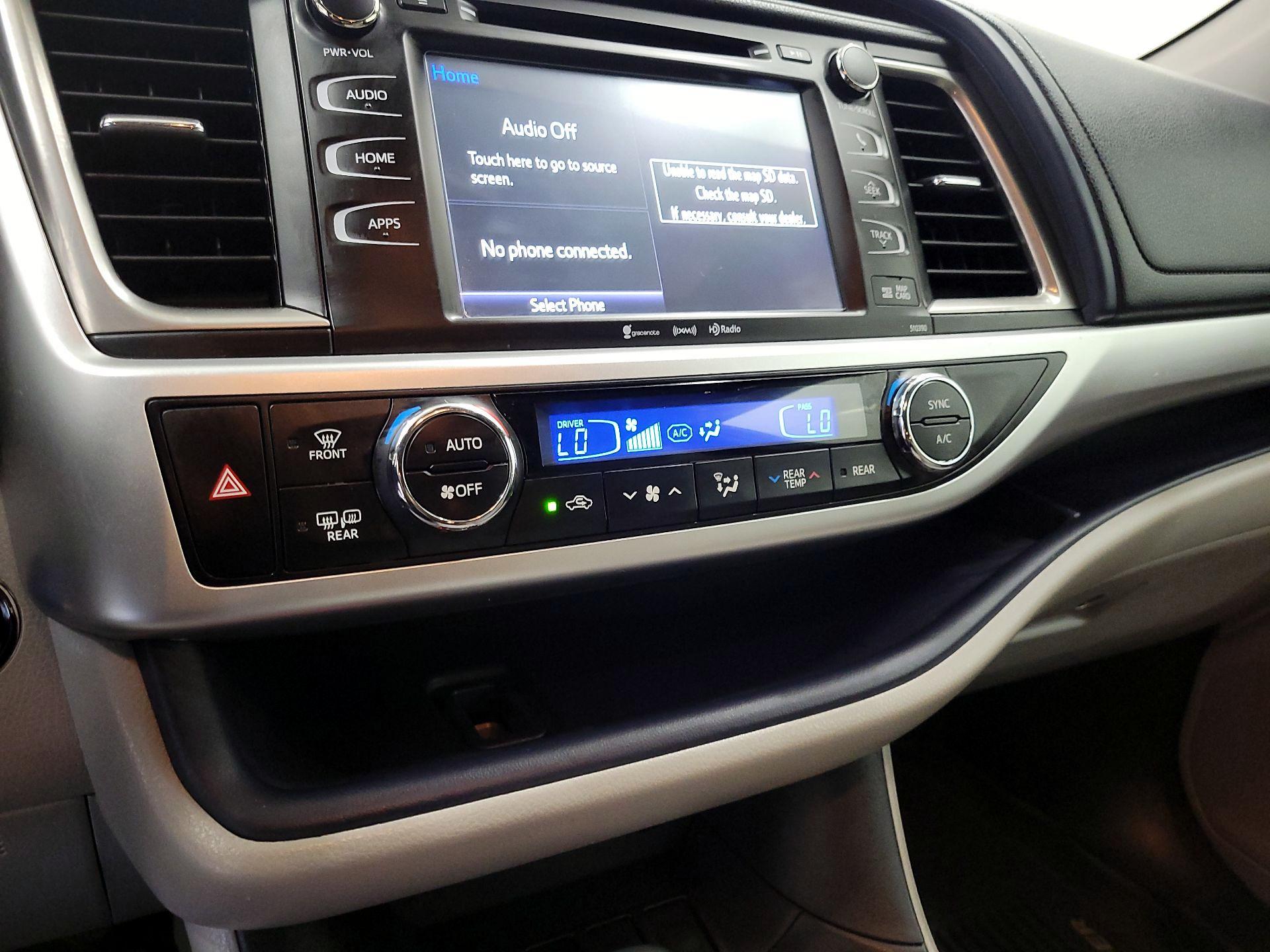Thumbnail: 2019 Toyota Highlander - 16