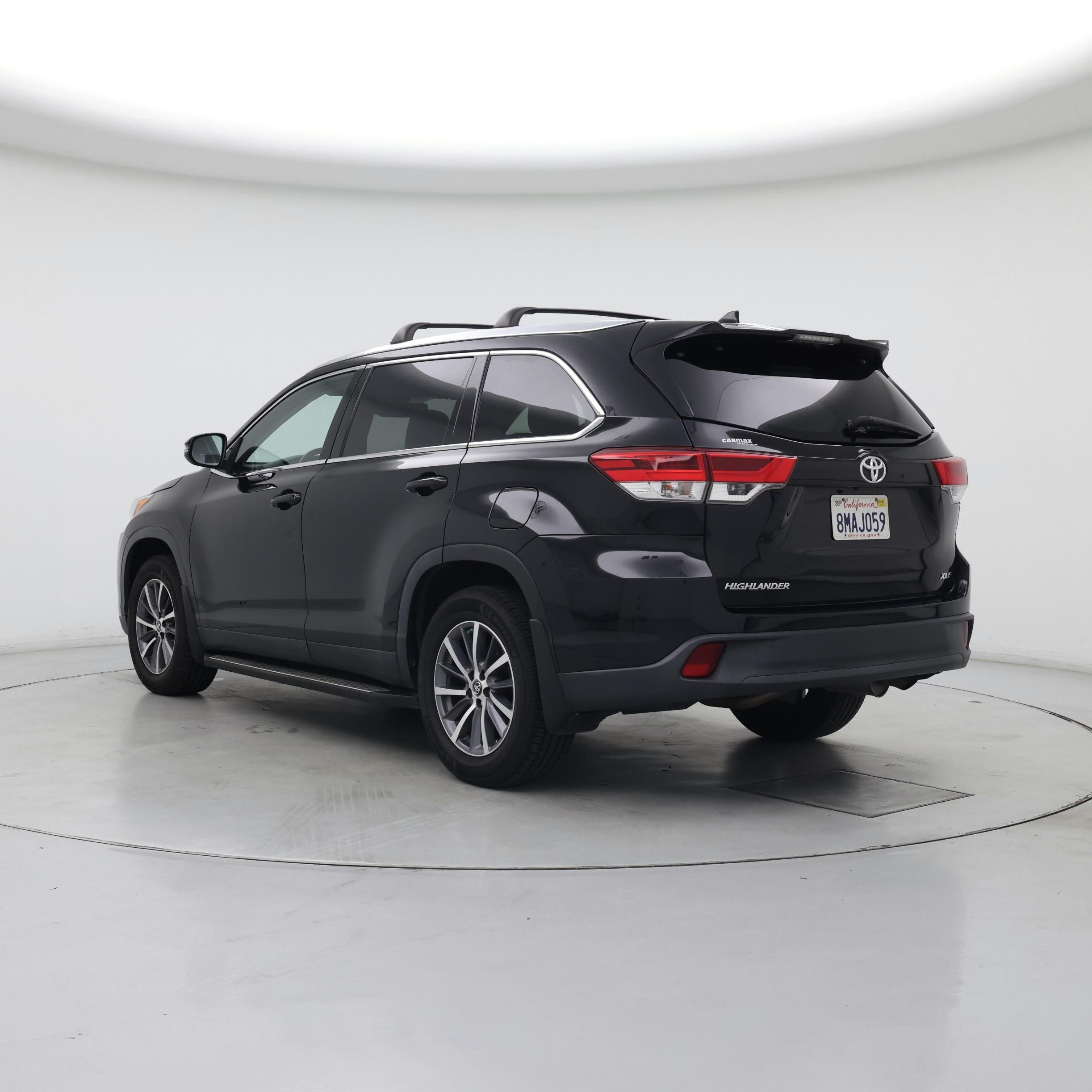 Thumbnail: 2019 Toyota Highlander - 2