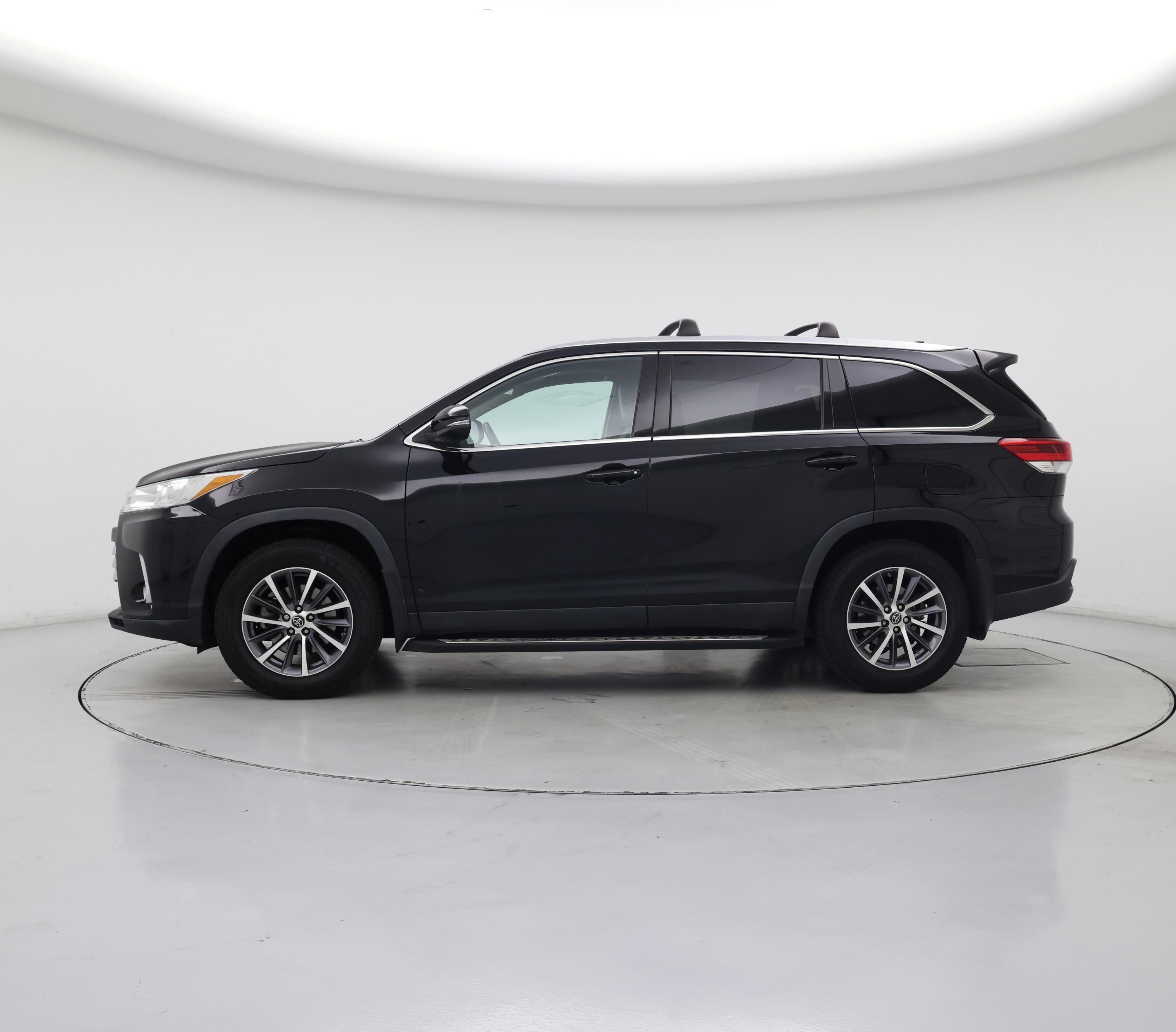 Thumbnail: 2019 Toyota Highlander - 3