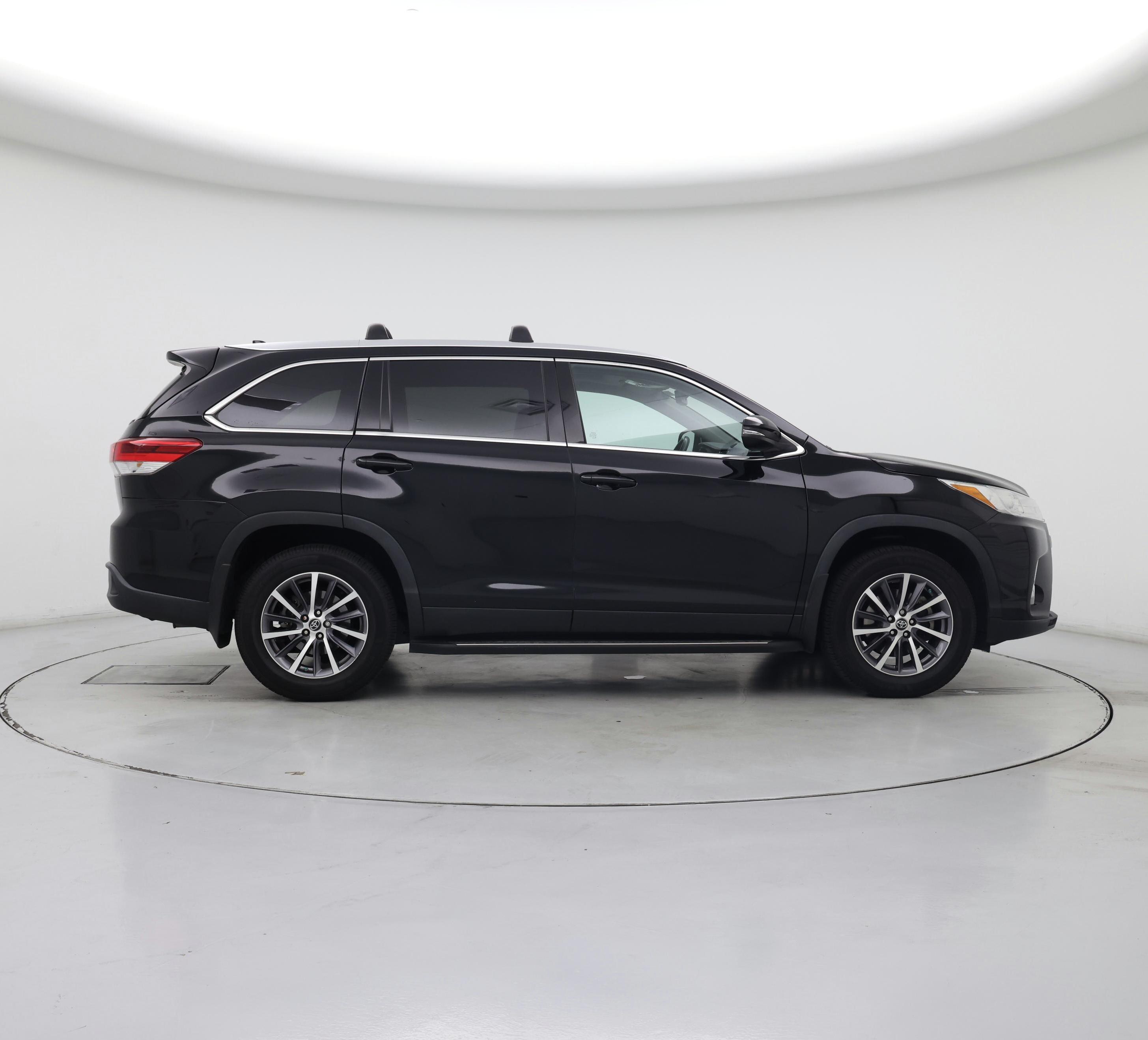 Thumbnail: 2019 Toyota Highlander - 7