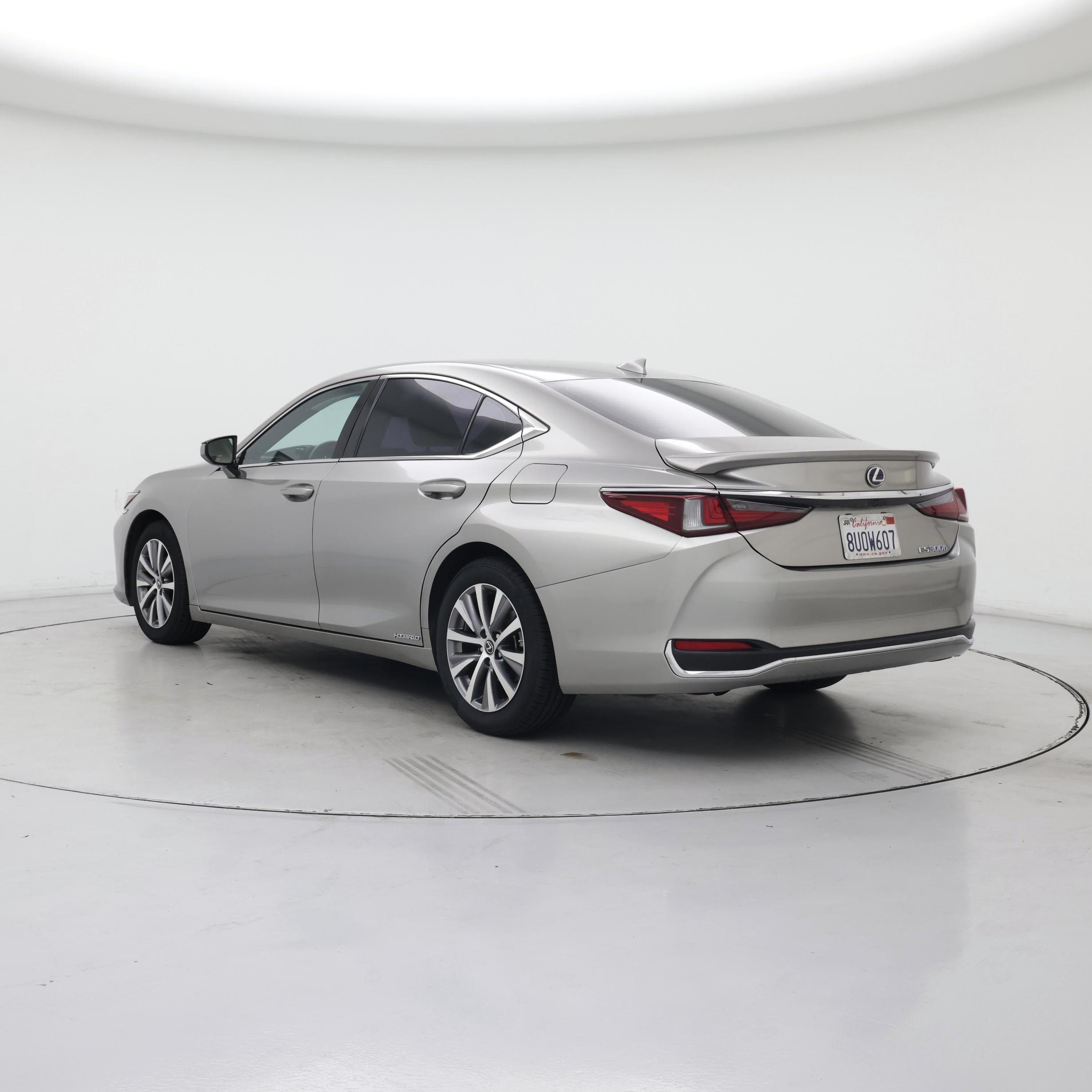 Thumbnail: 2021 Lexus ES - 2