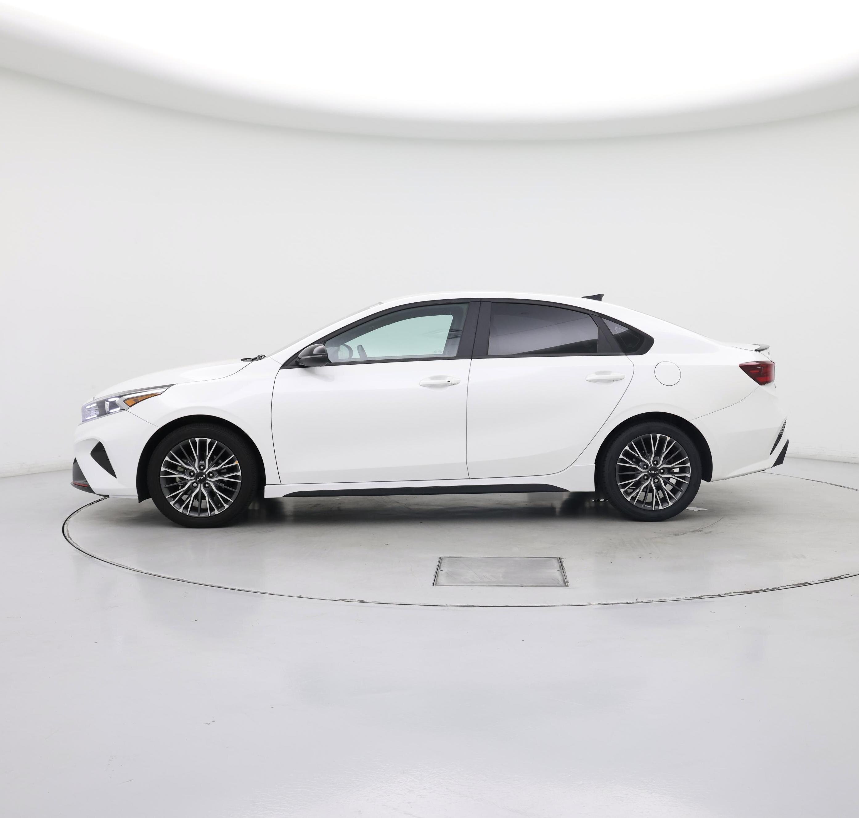 Thumbnail: 2023 Kia Forte - 3