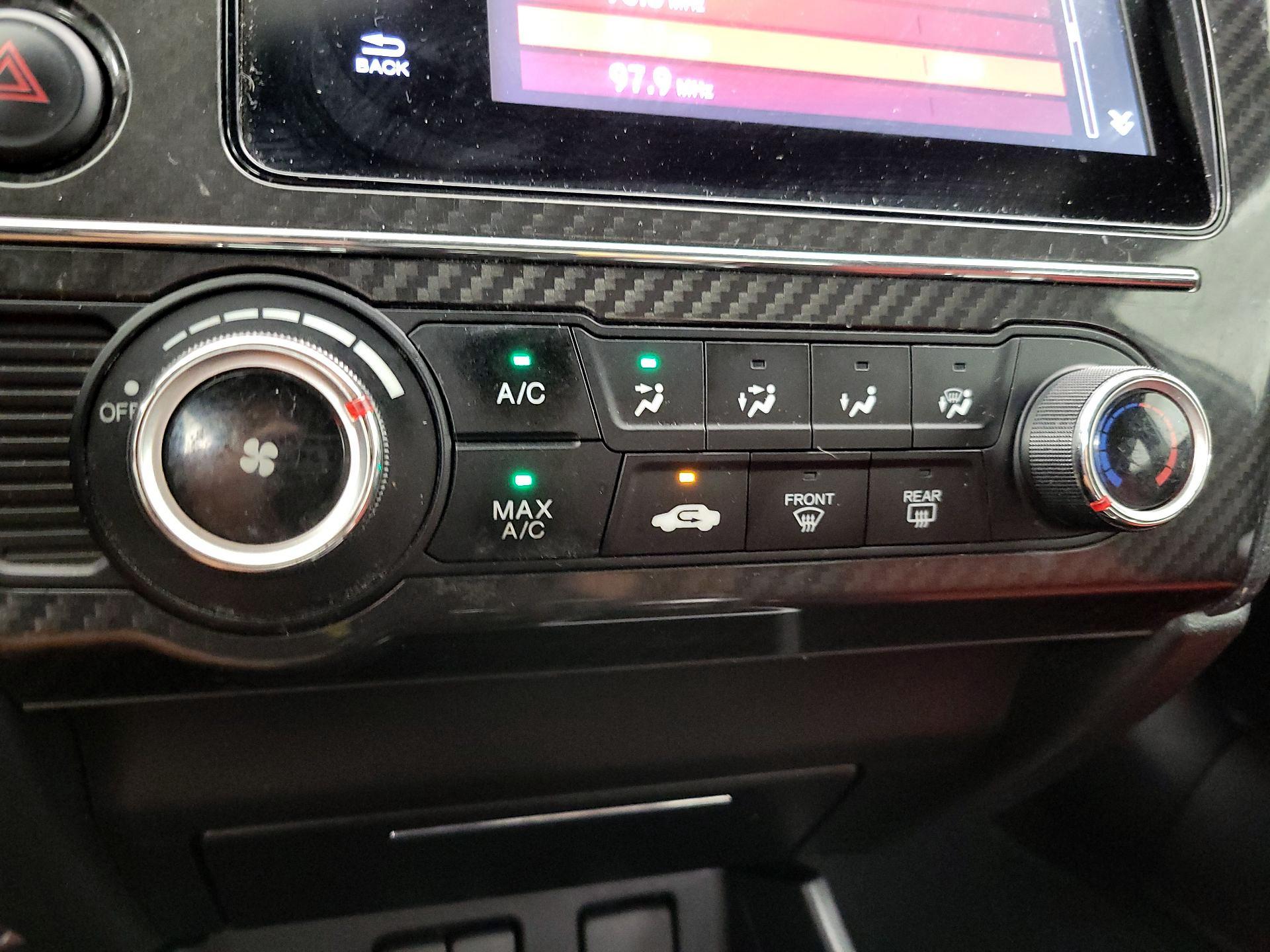 Thumbnail: 2015 Honda Civic - 16