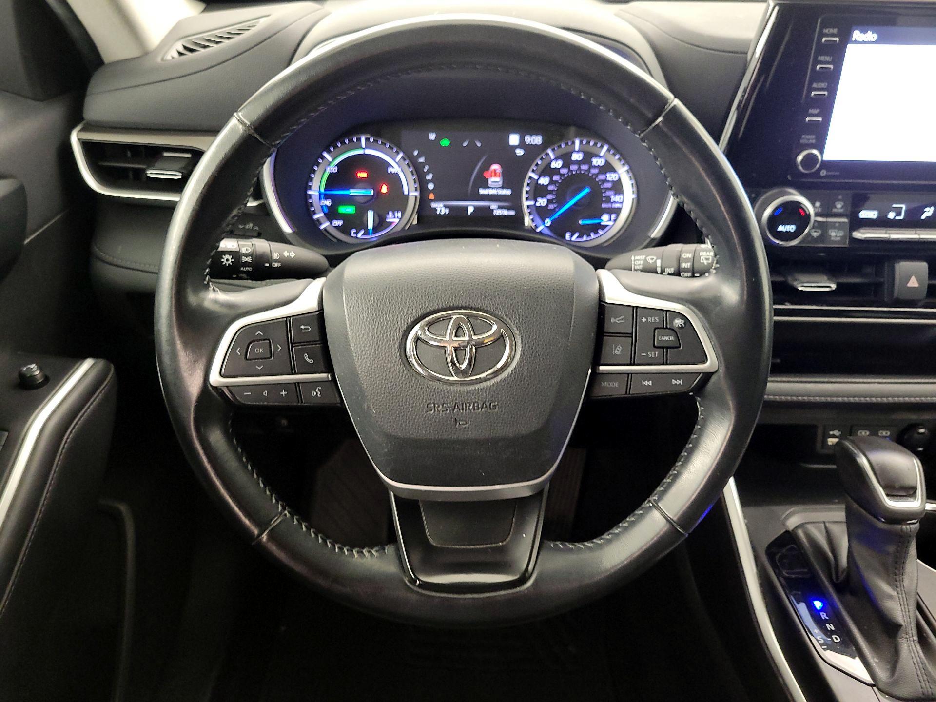 Thumbnail: 2022 Toyota Highlander - 10