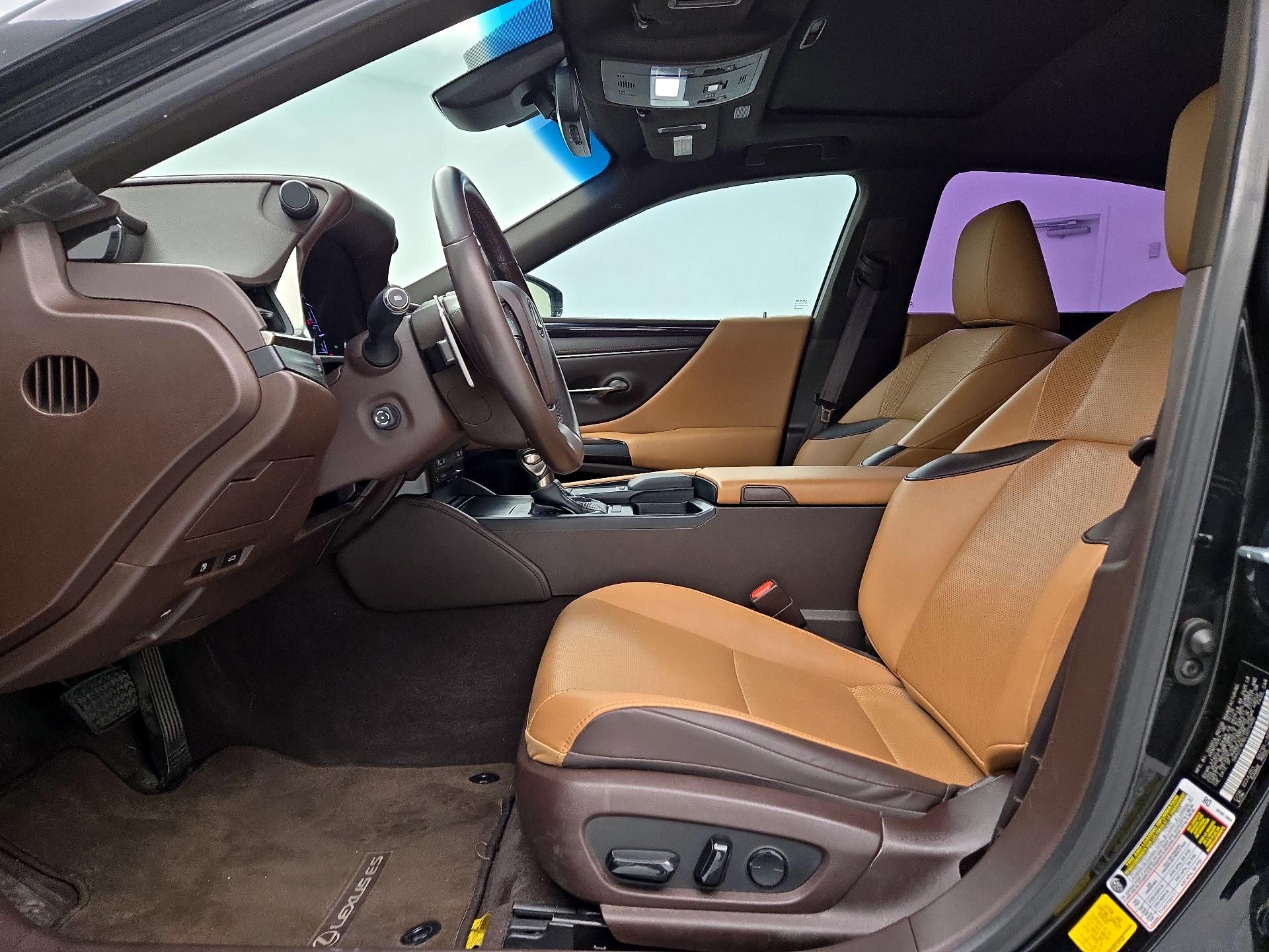 Thumbnail: 2020 Lexus ES - 11