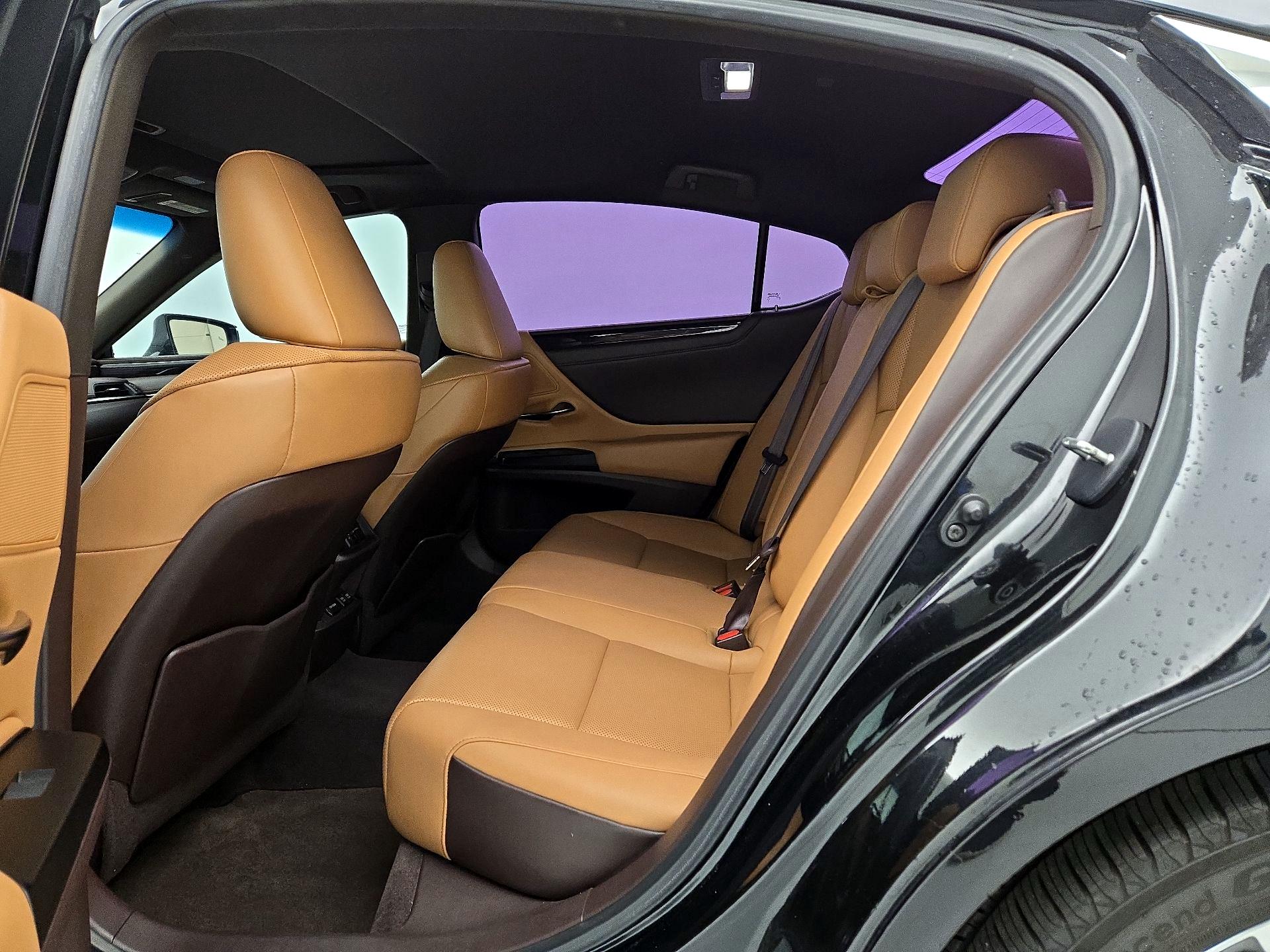 Thumbnail: 2020 Lexus ES - 20