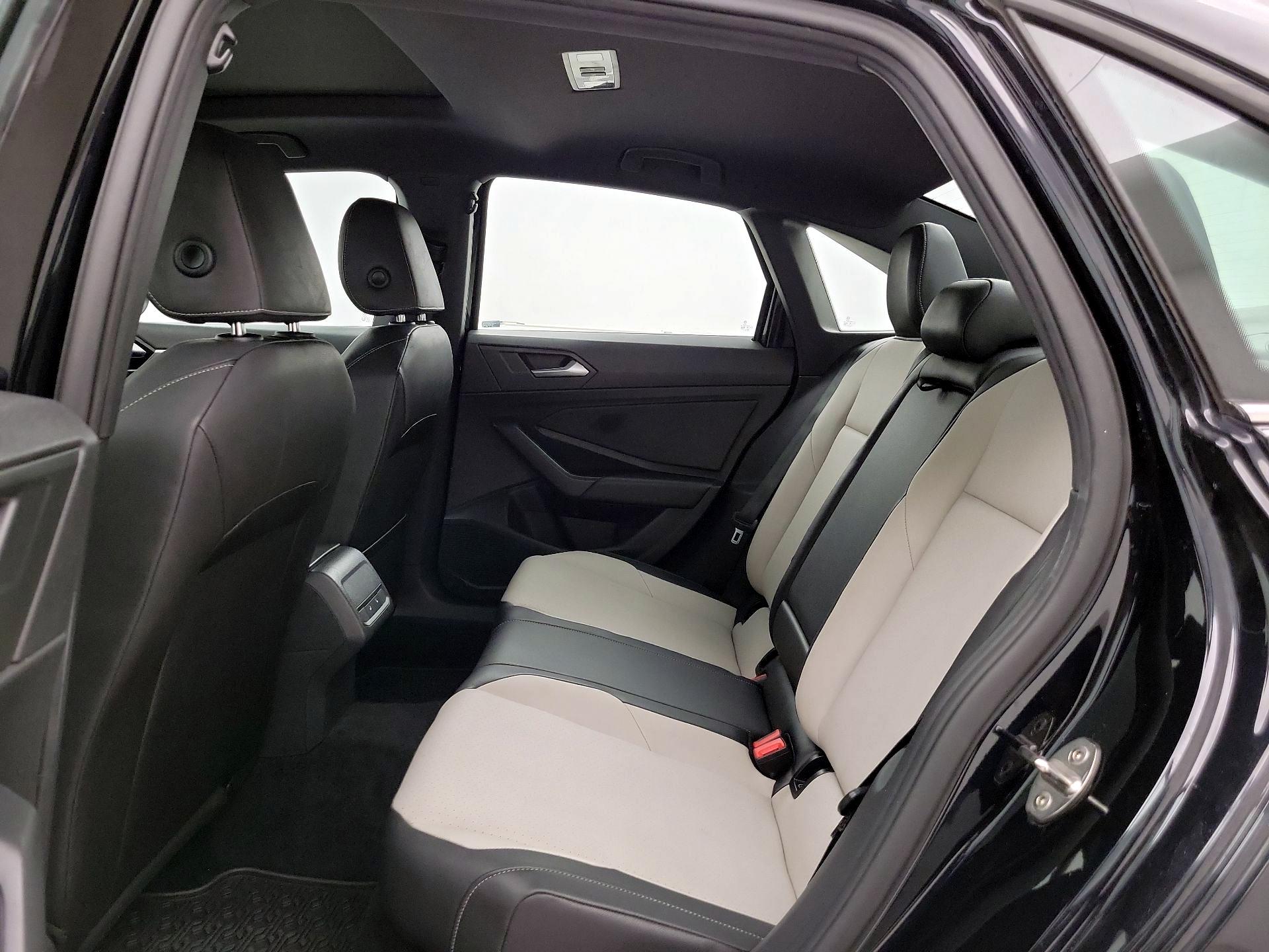 Thumbnail: 2019 Volkswagen Jetta - 20