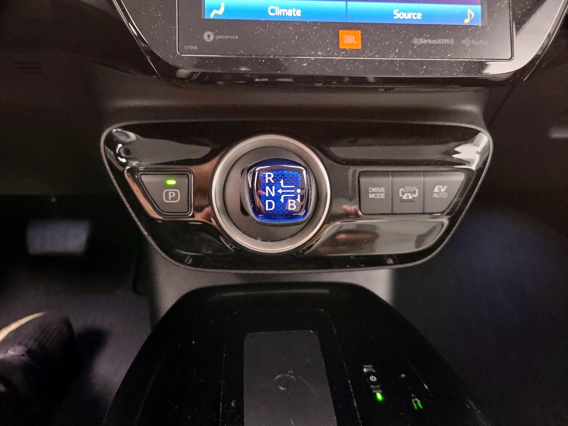 Thumbnail: 2020 Toyota Prius Prime - 18