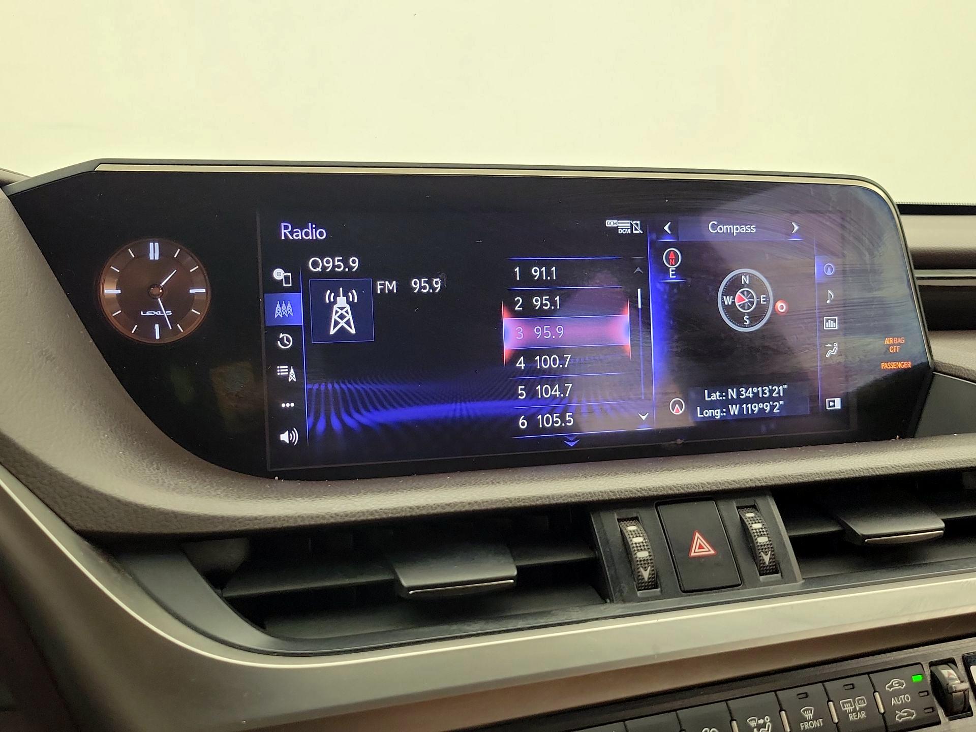 Thumbnail: 2019 Lexus ES - 16