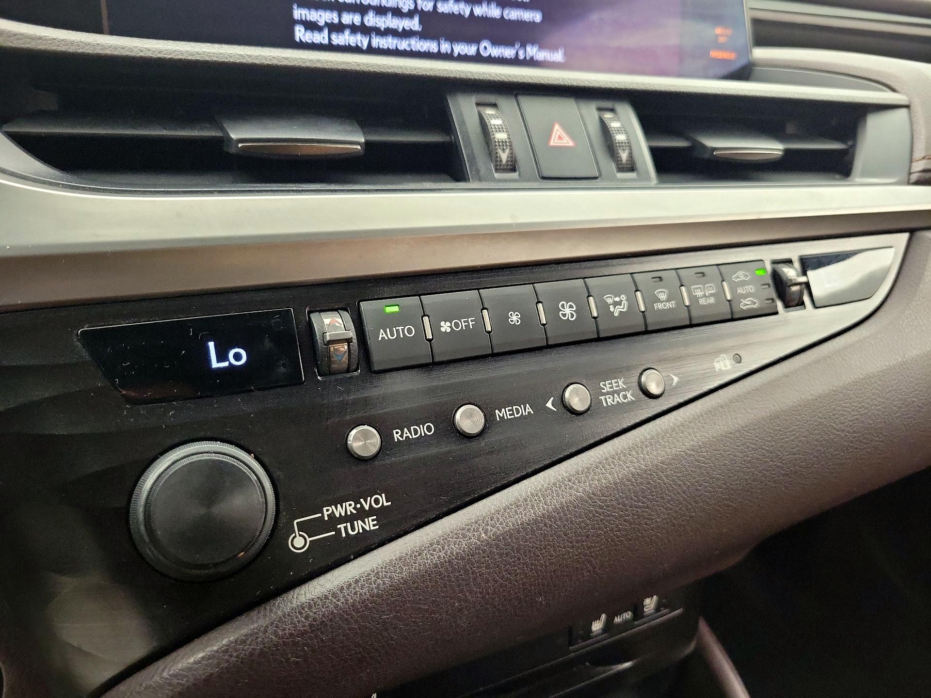 Thumbnail: 2019 Lexus ES - 17