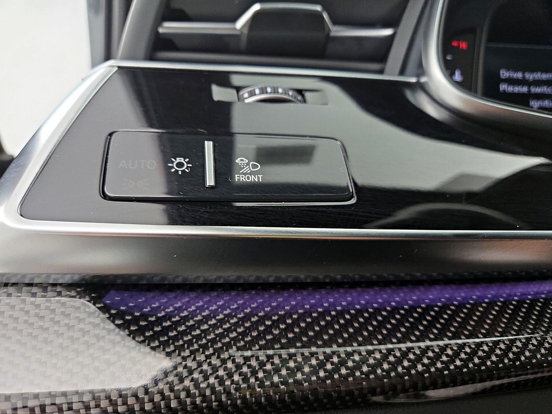Thumbnail: 2022 Audi SQ7 - 13